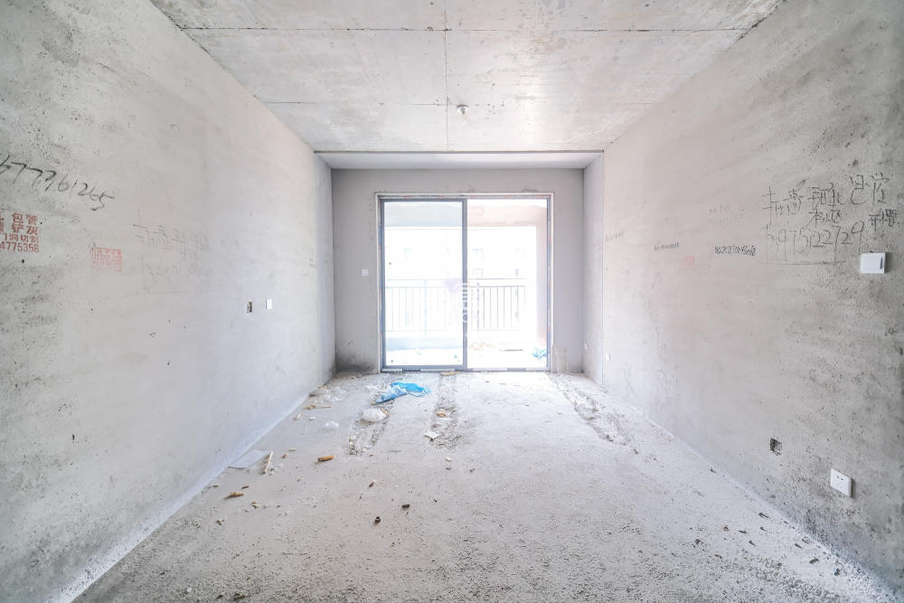 荣盛城  4室2厅2卫    67.8万