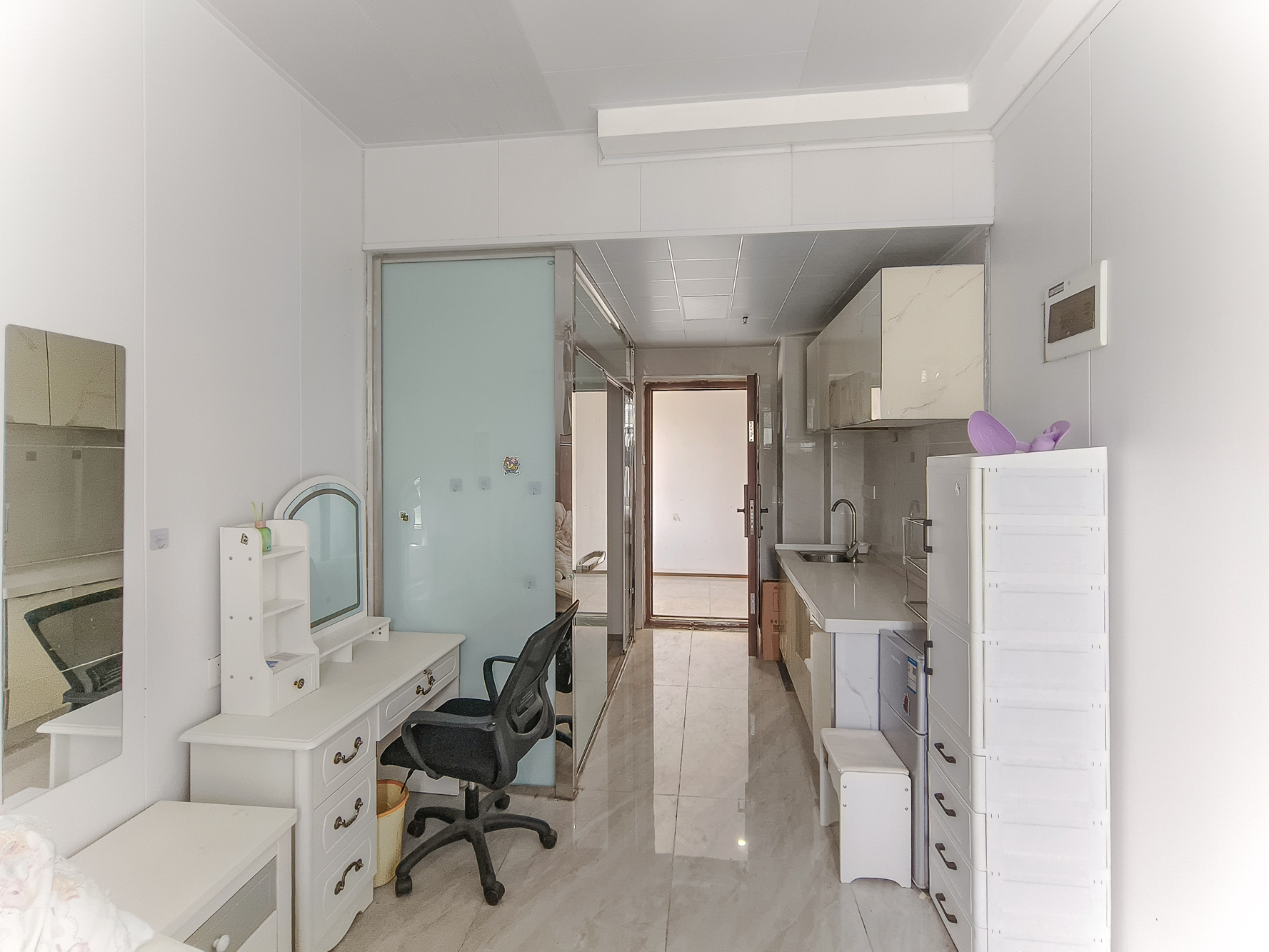 保利香槟国际 1室1厅1卫 15.8万 保利香槟国际 1室1厅1卫 15.8万客厅