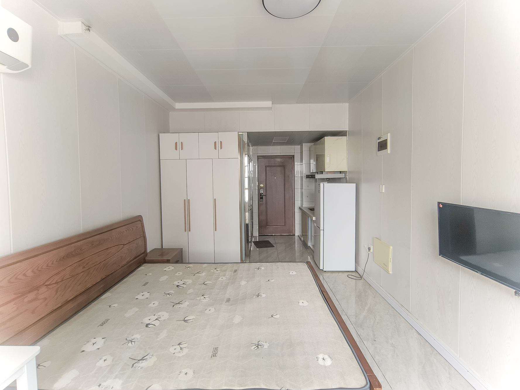 保利香槟国际  1室1厅1卫    18.8万 保利香槟国际  1室1厅1卫    18.8万客厅