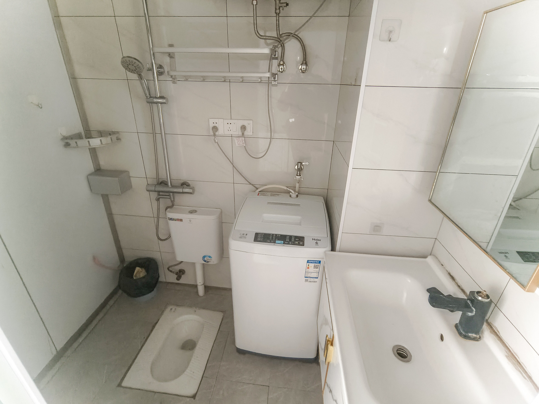 保利香槟国际  1室1厅1卫    18.8万 保利香槟国际  1室1厅1卫    18.8万卫生间