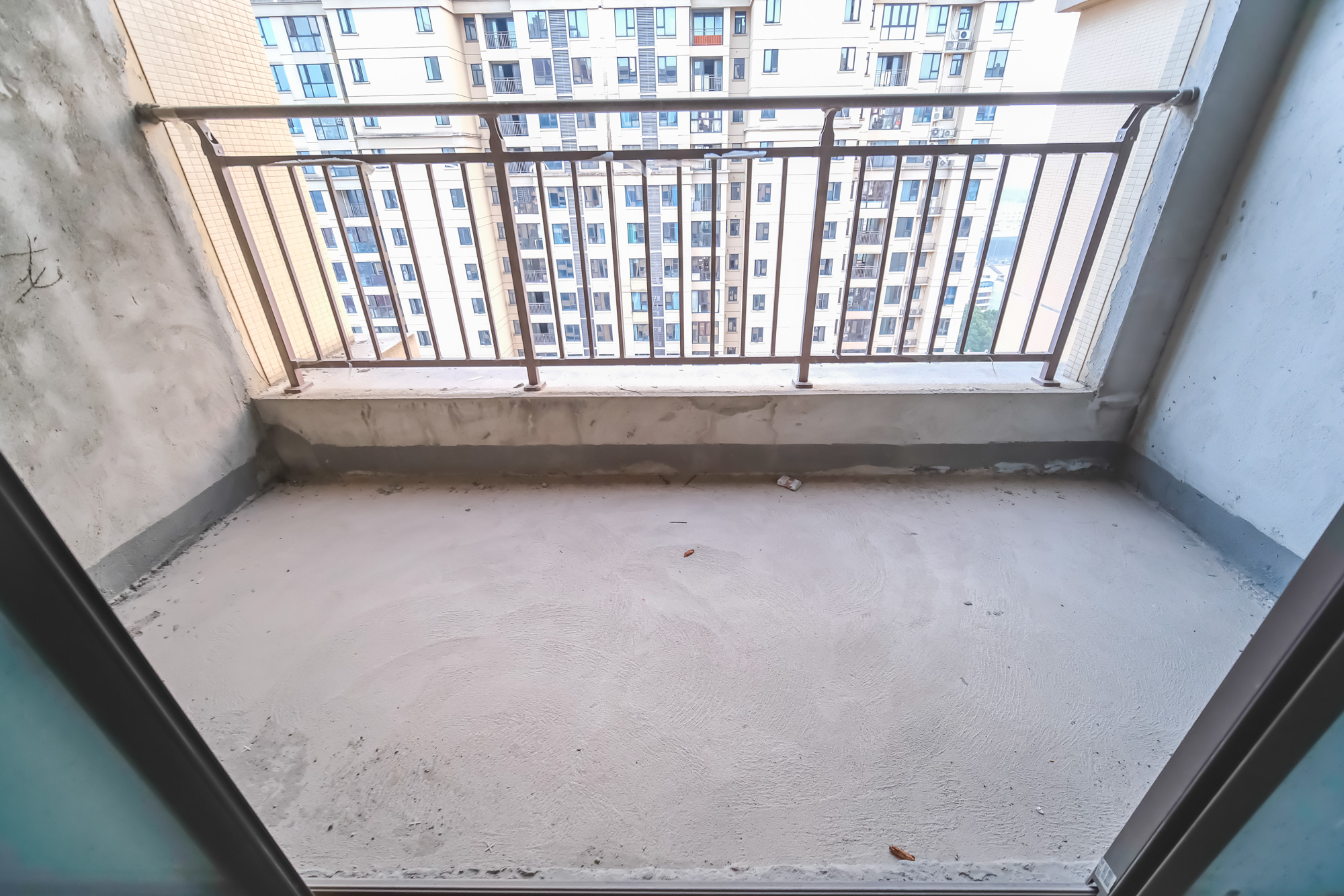 星雅美辰 3室2厅2卫 100.0万 星雅美辰 3室2厅2卫 100.0万阳台