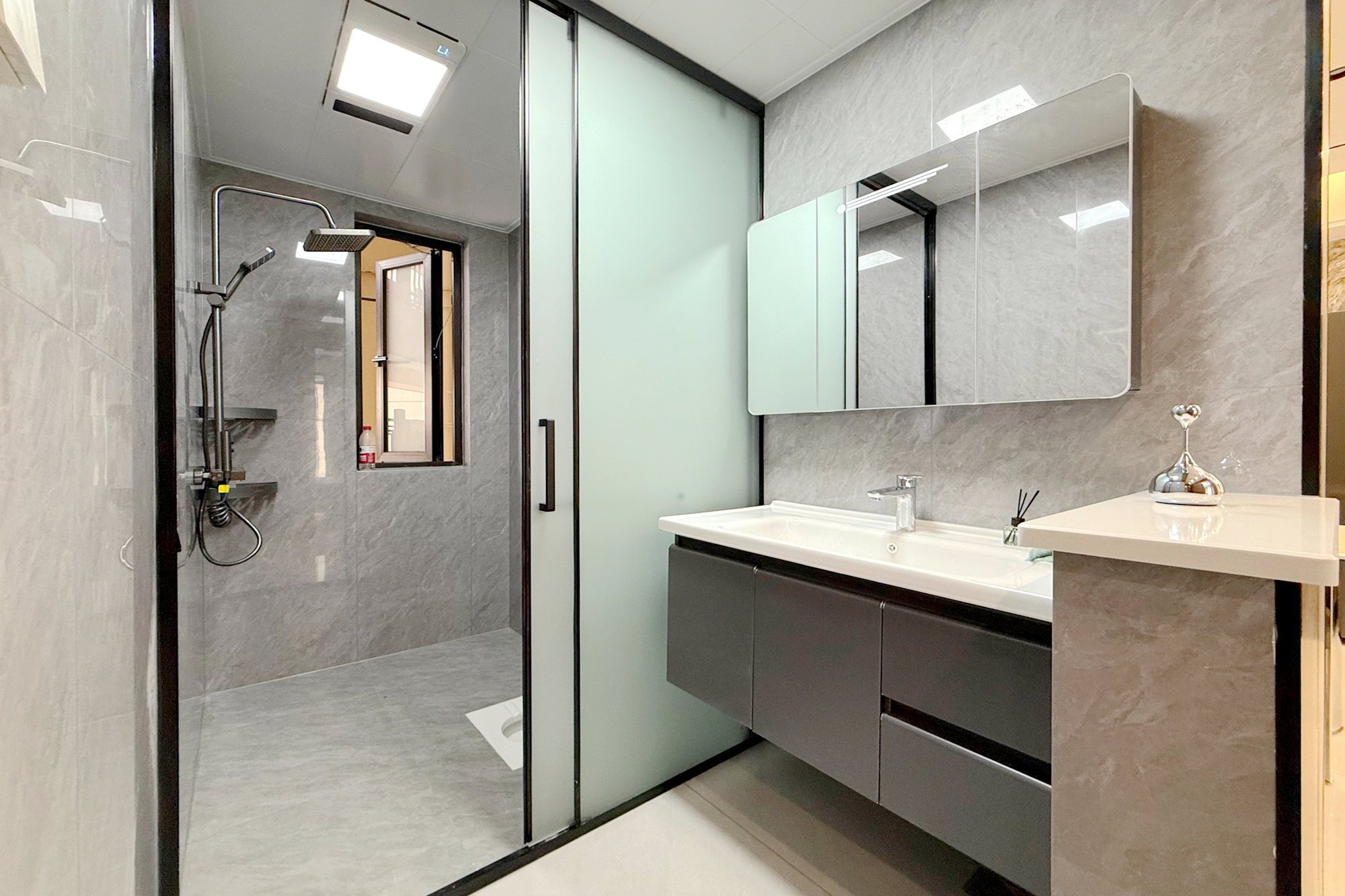 金辉优步学府 1室0厅0卫 91.8万 金辉优步学府 1室0厅0卫 91.8万卫生间