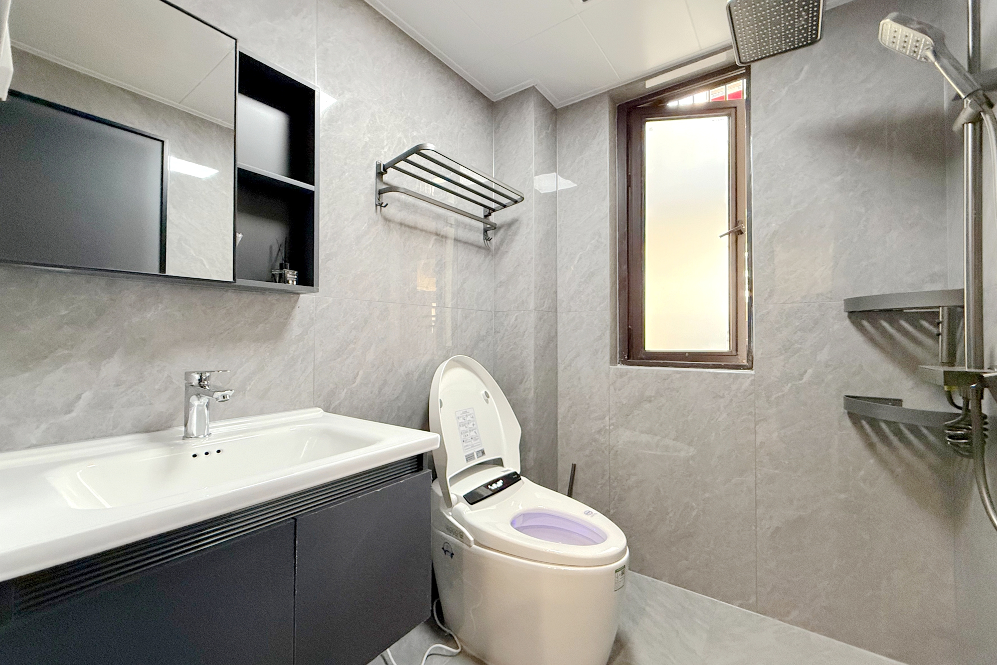 金辉优步学府 1室0厅0卫 91.8万 金辉优步学府 1室0厅0卫 91.8万卫生间