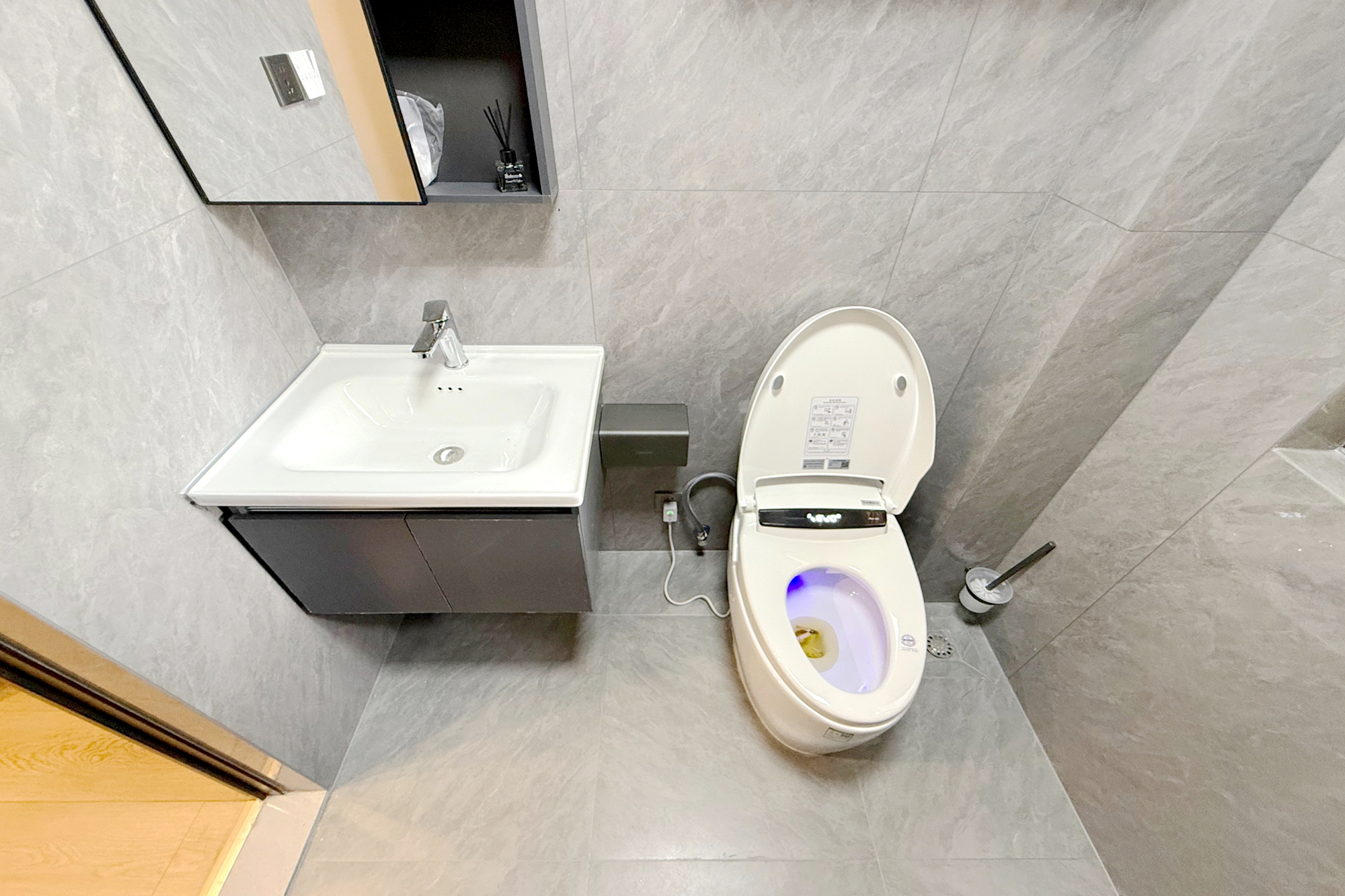 金辉优步学府 1室0厅0卫 91.8万 金辉优步学府 1室0厅0卫 91.8万卫生间