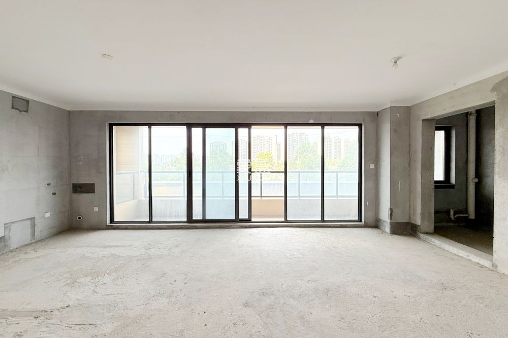 绿城高尔夫小镇  3室2厅2卫    110.0万