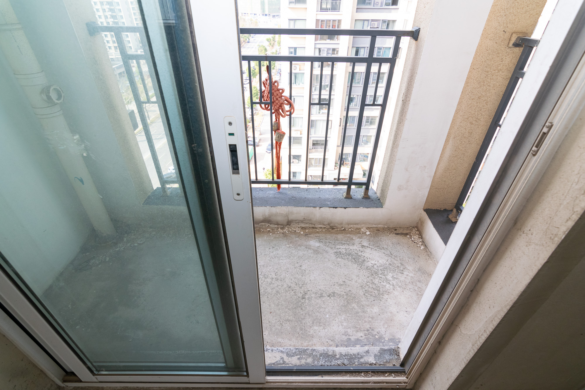 亿达智造小镇望天悦 3室2厅2卫 55.0万 亿达智造小镇望天悦 3室2厅2卫 55.0万阳台