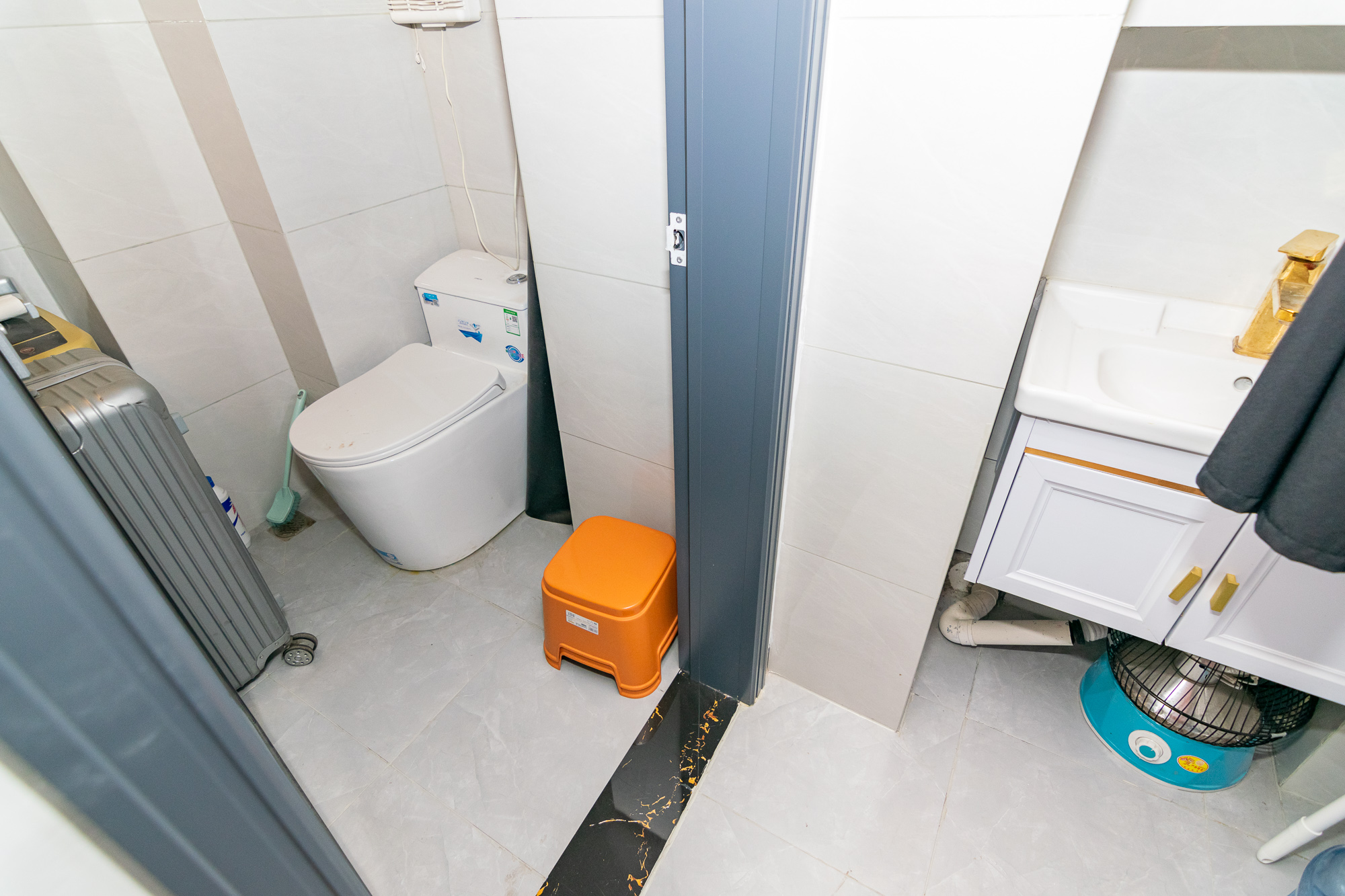 才子城  3室2厅2卫    48.0万 才子城  3室2厅2卫    48.0万卫生间