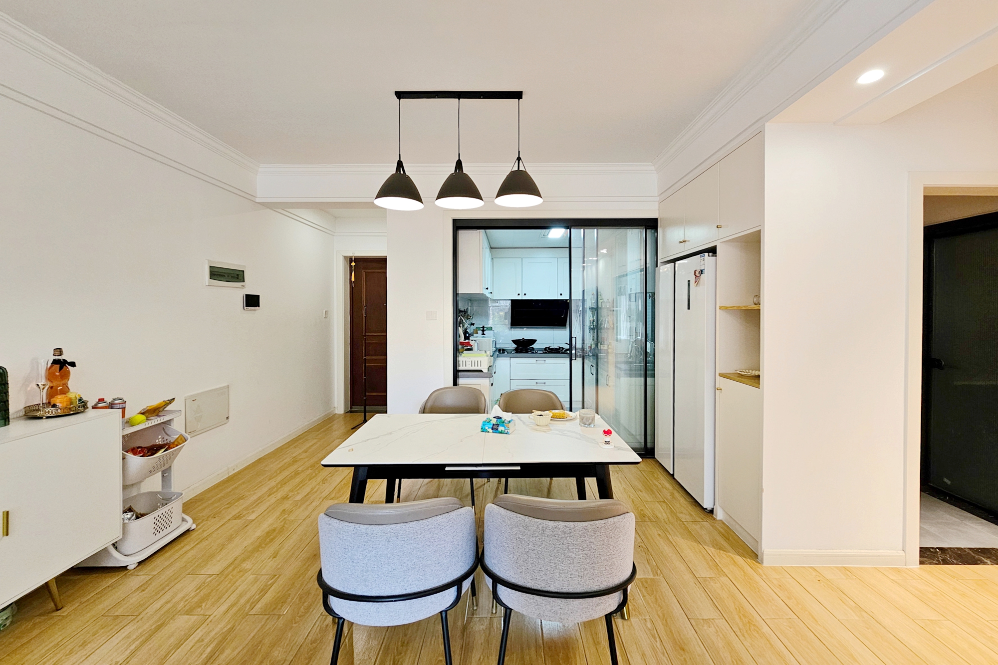 阳光城尚东湾青云苑  4室2厅2卫    160.0万 阳光城尚东湾青云苑  4室2厅2卫    160.0万客厅