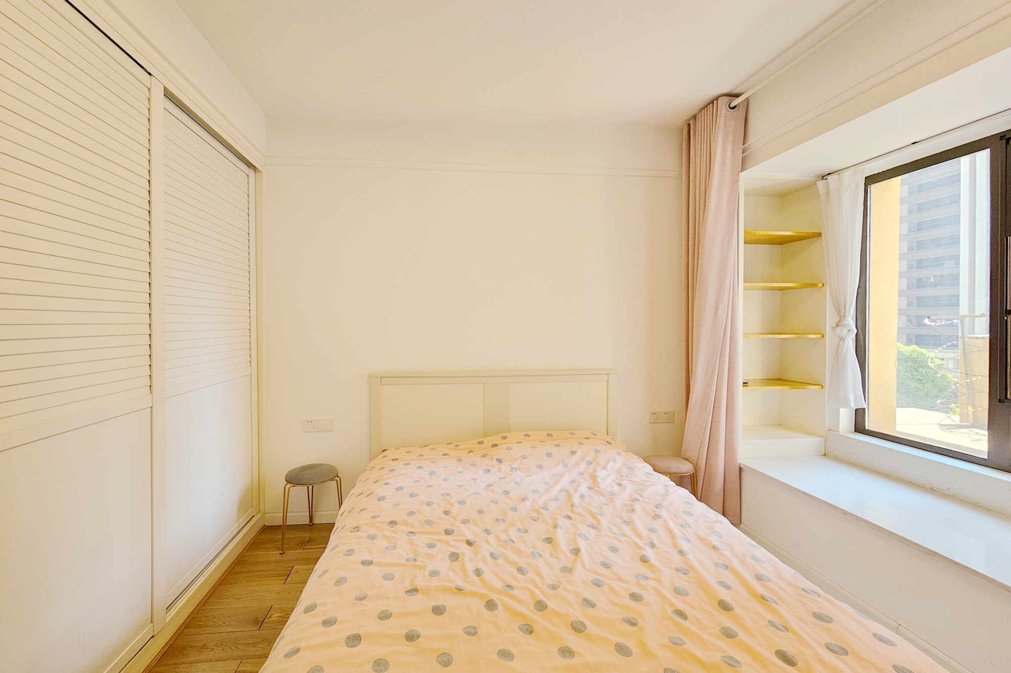 阳光城尚东湾青云苑  4室2厅2卫    160.0万 阳光城尚东湾青云苑  4室2厅2卫    160.0万卧室