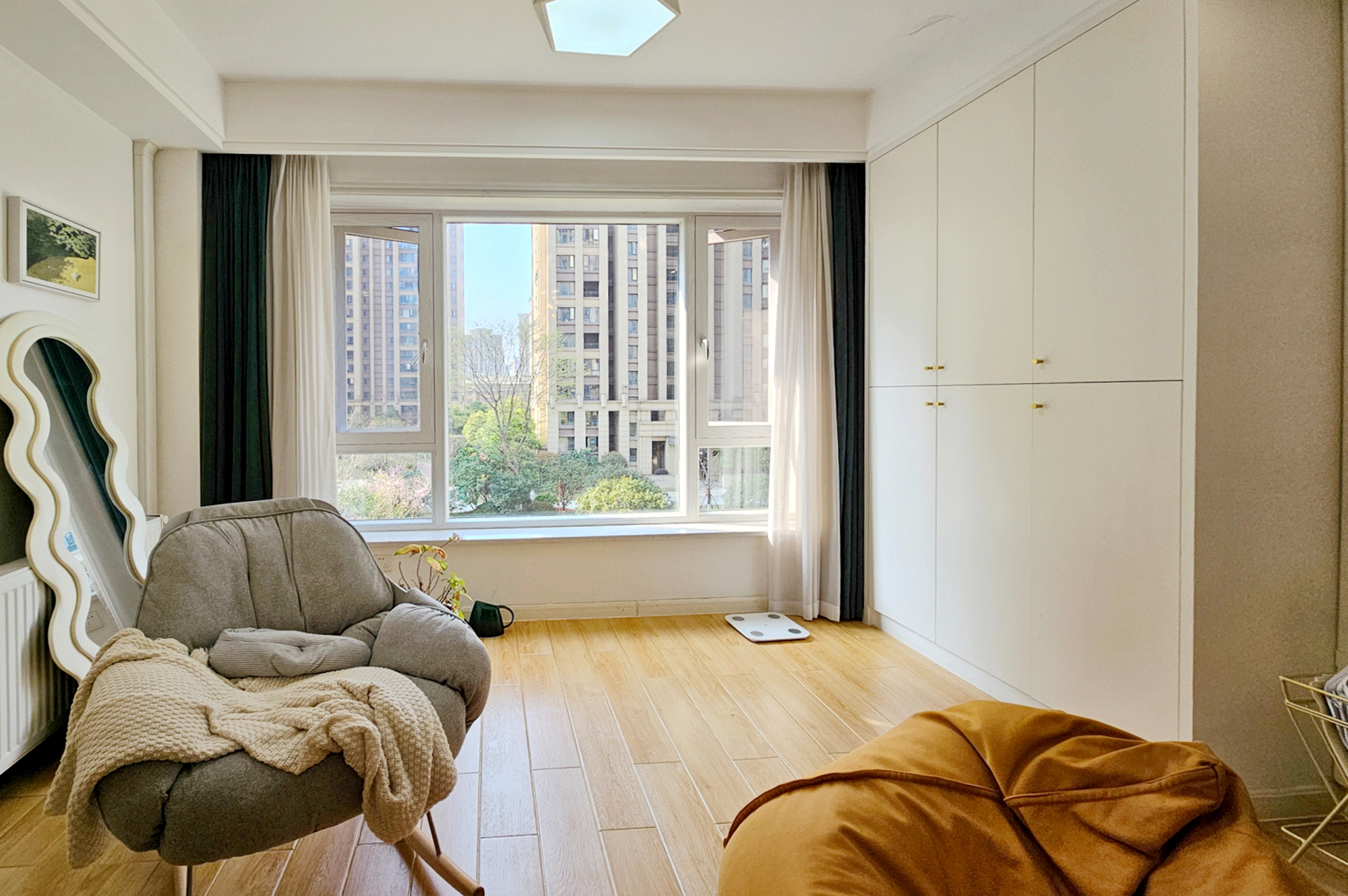 阳光城尚东湾青云苑  4室2厅2卫    160.0万 阳光城尚东湾青云苑  4室2厅2卫    160.0万阳台