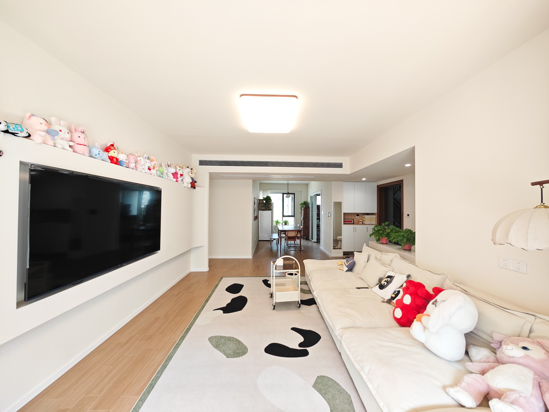新城明昱东方  3室2厅2卫   145.00万客厅