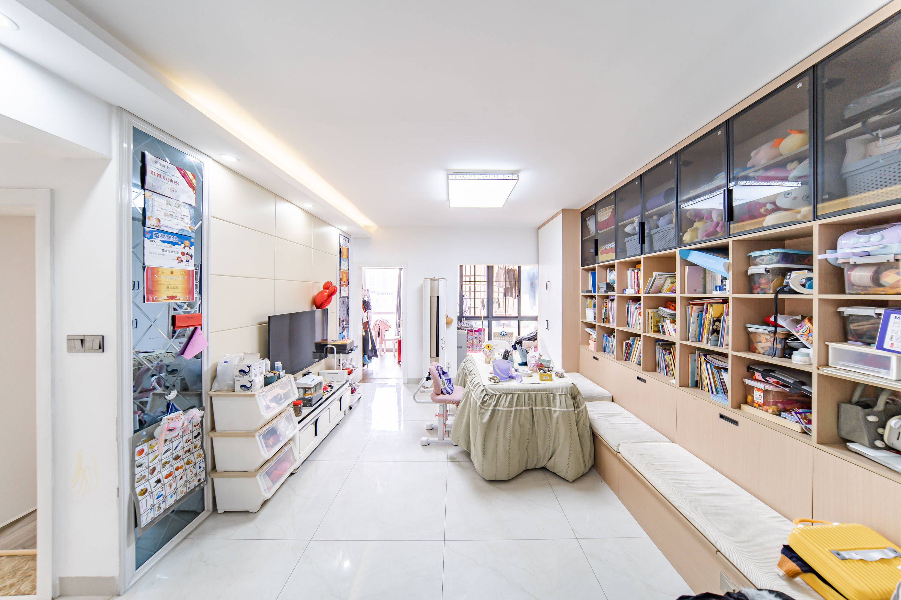 COCO蜜城  3室2厅1卫   90.00万客厅