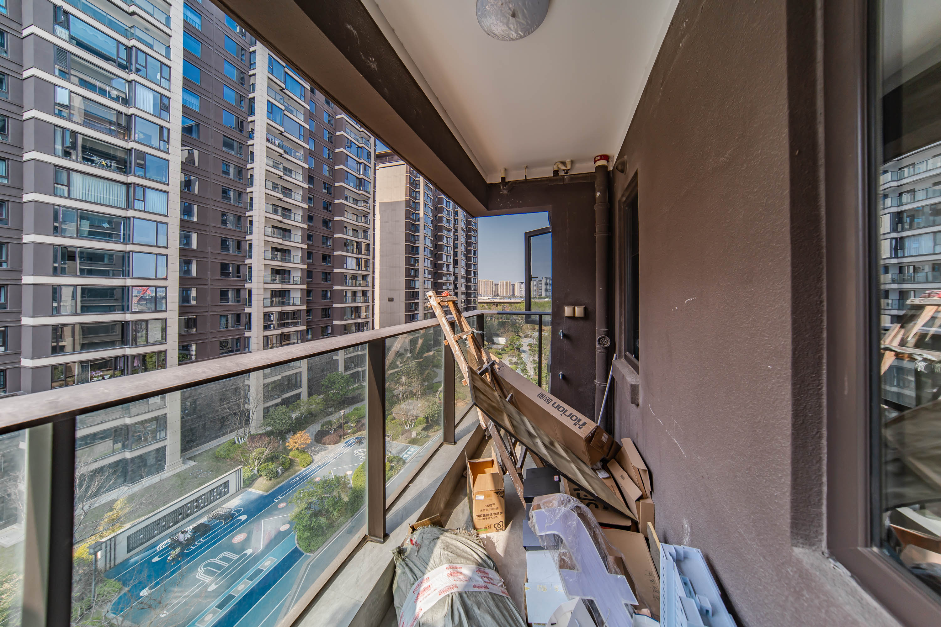 建发电建江山悦  4室2厅3卫   550.00万阳台