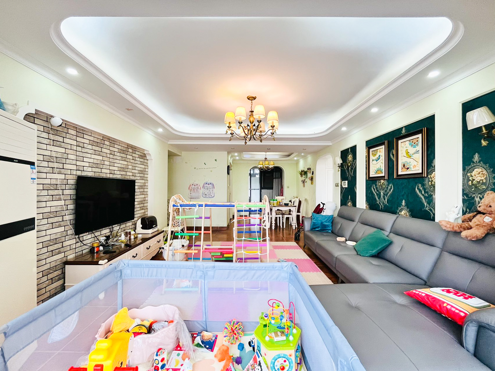 江河双水湾 4室2厅1卫 135.0万 江河双水湾 4室2厅1卫 135.0万客厅