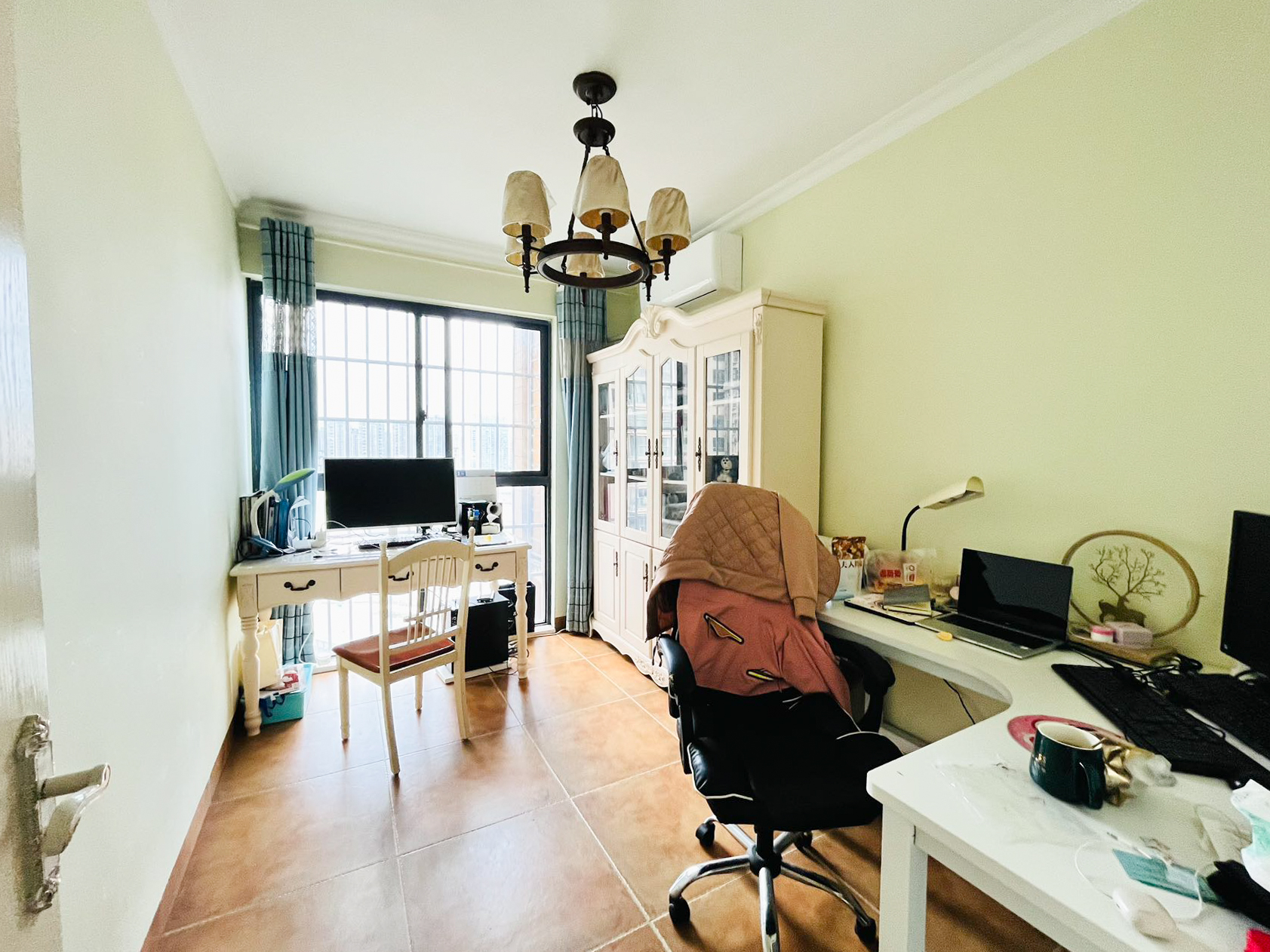 江河双水湾 4室2厅1卫 135.0万 江河双水湾 4室2厅1卫 135.0万卧室