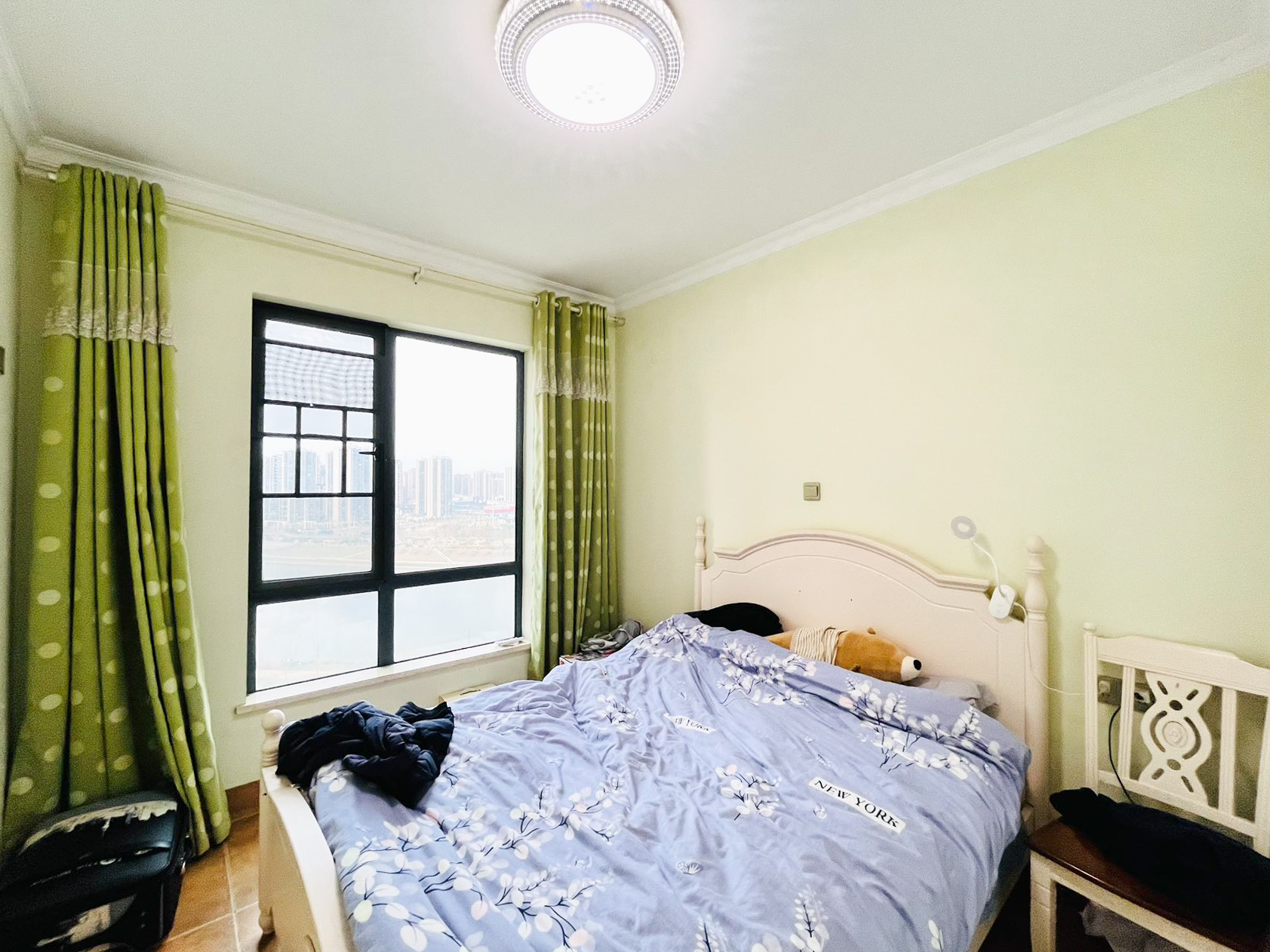 江河双水湾 4室2厅1卫 135.0万 江河双水湾 4室2厅1卫 135.0万卧室