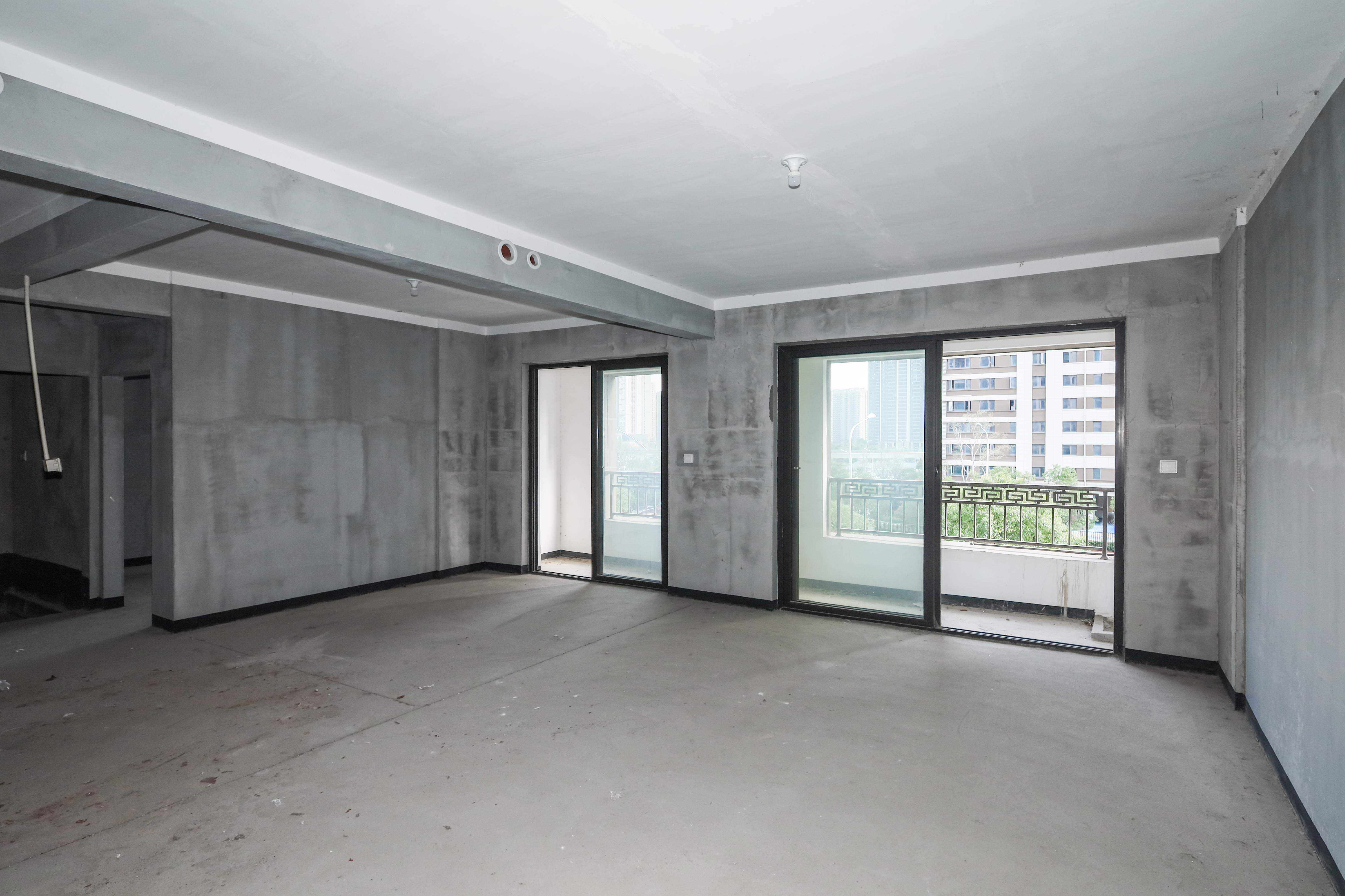 建发央著  3室2厅2卫   152.00万客厅