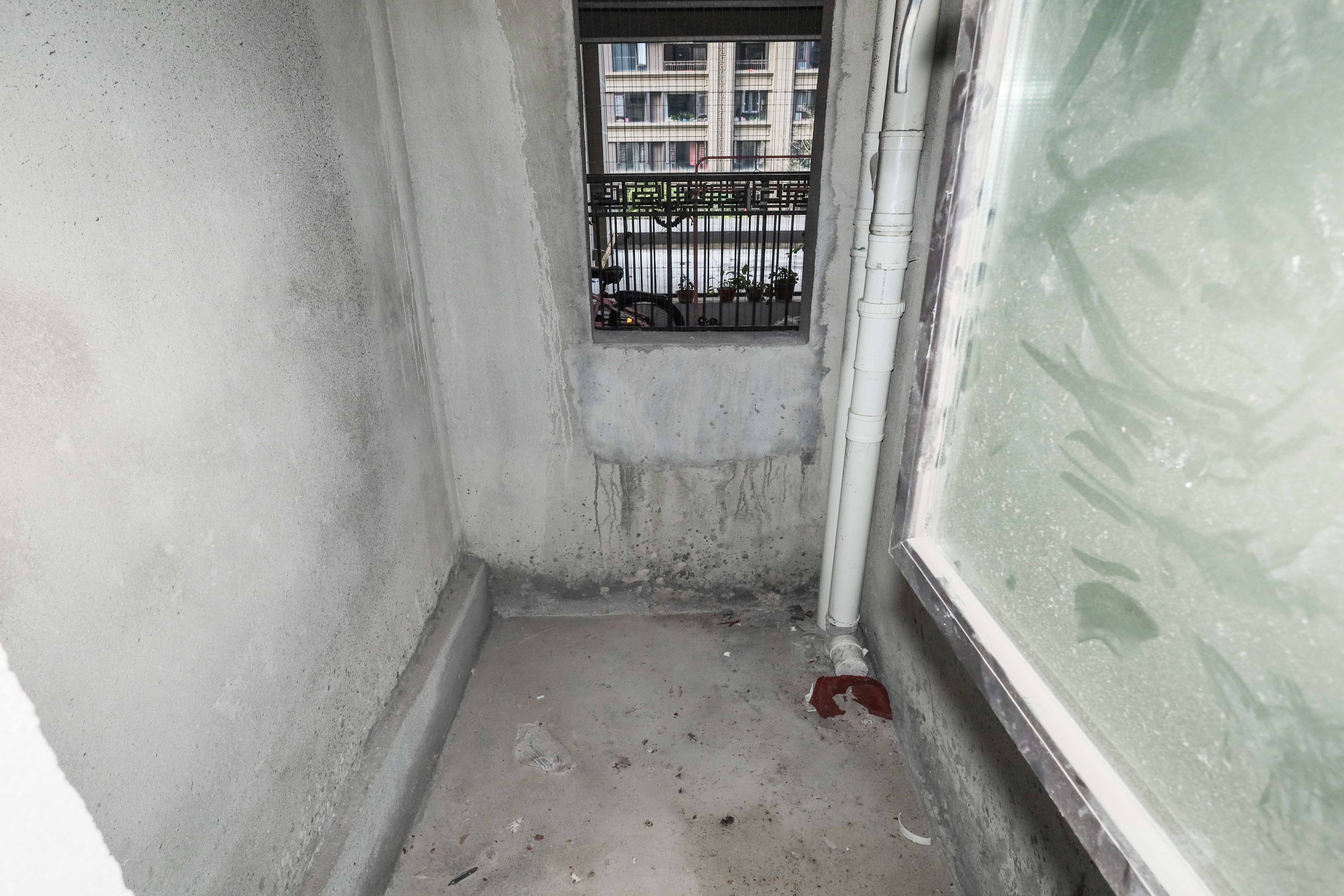 建发央著  3室2厅2卫   152.00万卫生间