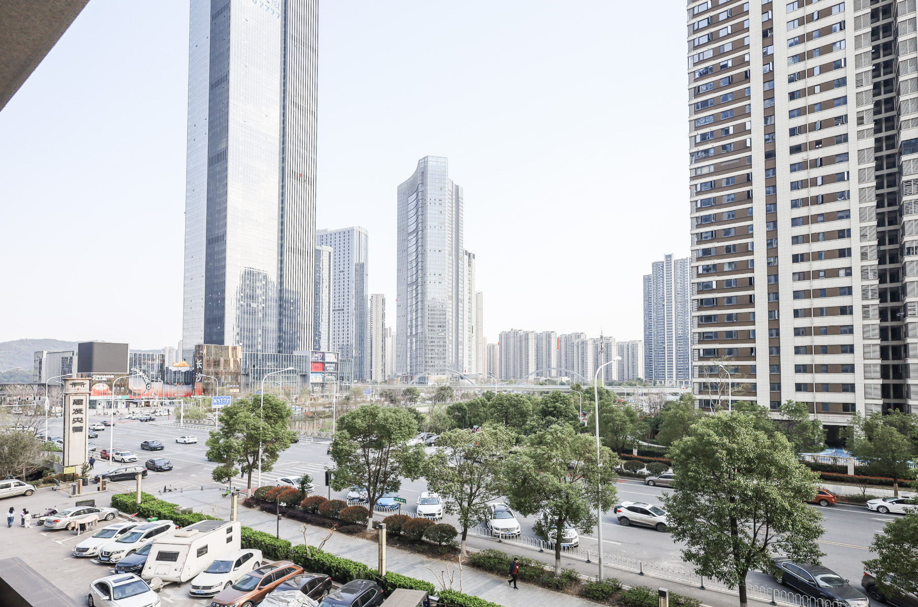 建发央著  3室2厅2卫   152.00万阳台