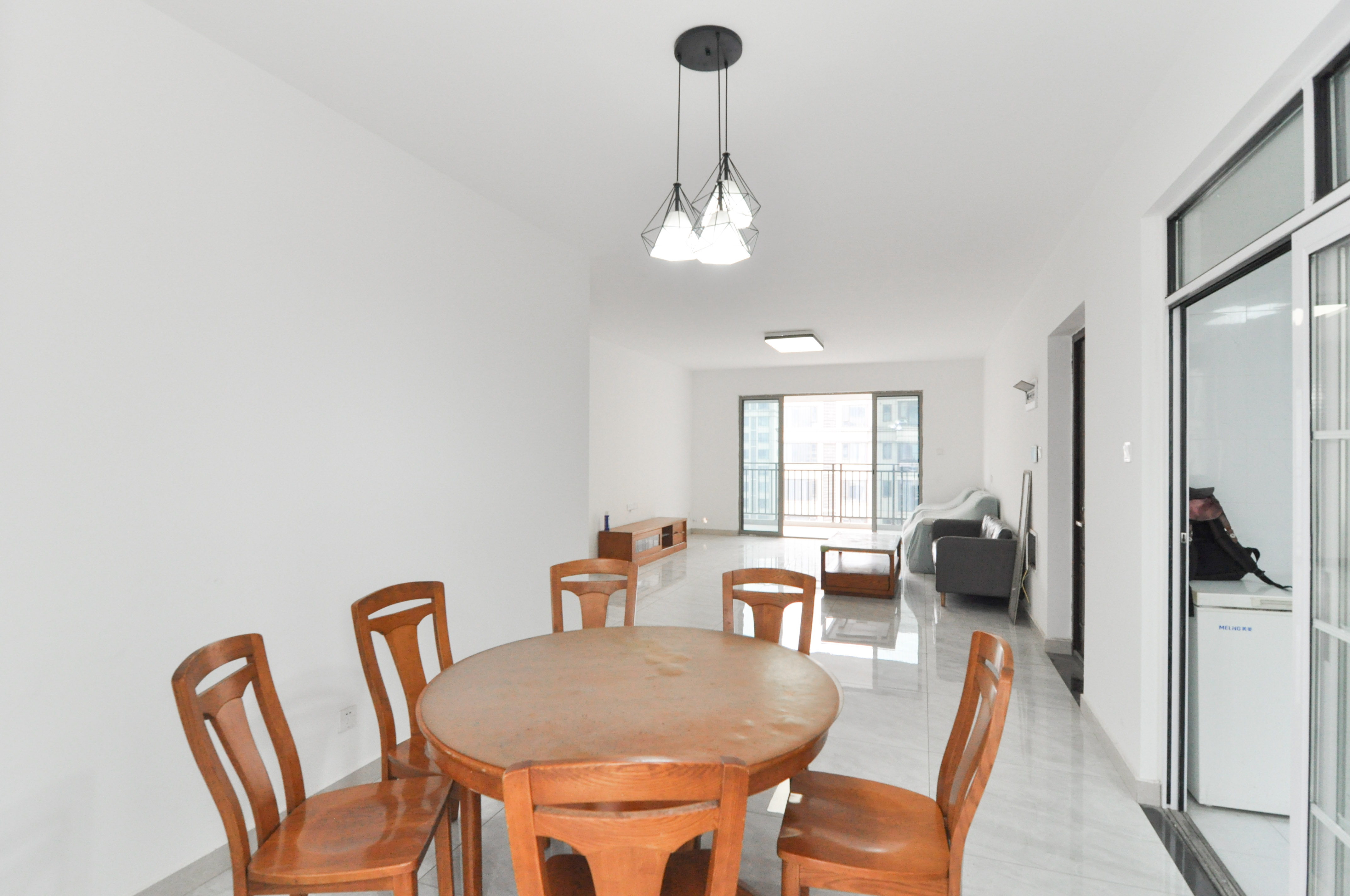 梅溪湖金茂湾 4室2厅2卫 196.0万 梅溪湖金茂湾 4室2厅2卫 196.0万其他