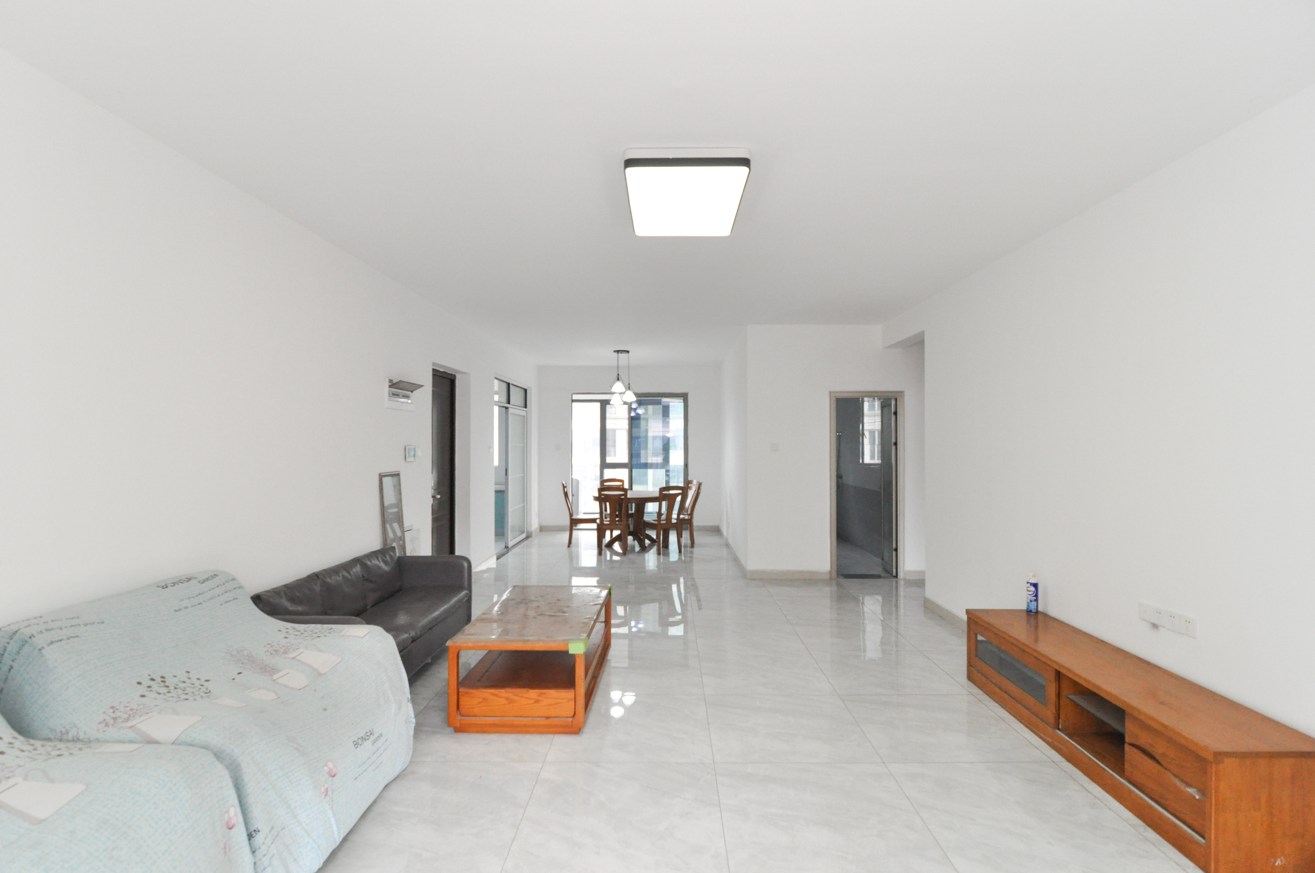 梅溪湖金茂湾 4室2厅2卫 196.0万 梅溪湖金茂湾 4室2厅2卫 196.0万客厅