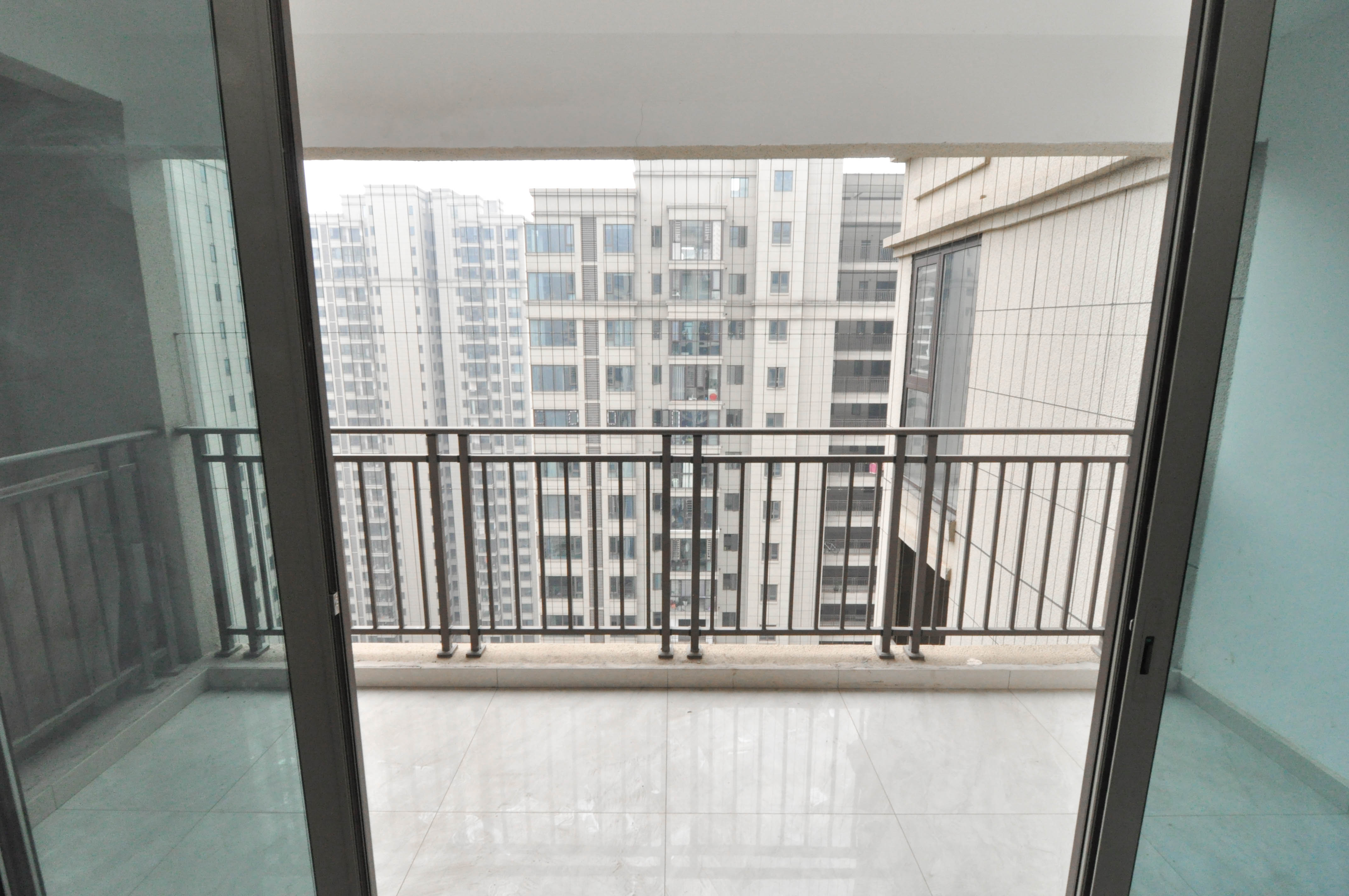 梅溪湖金茂湾 4室2厅2卫 196.0万 梅溪湖金茂湾 4室2厅2卫 196.0万其他