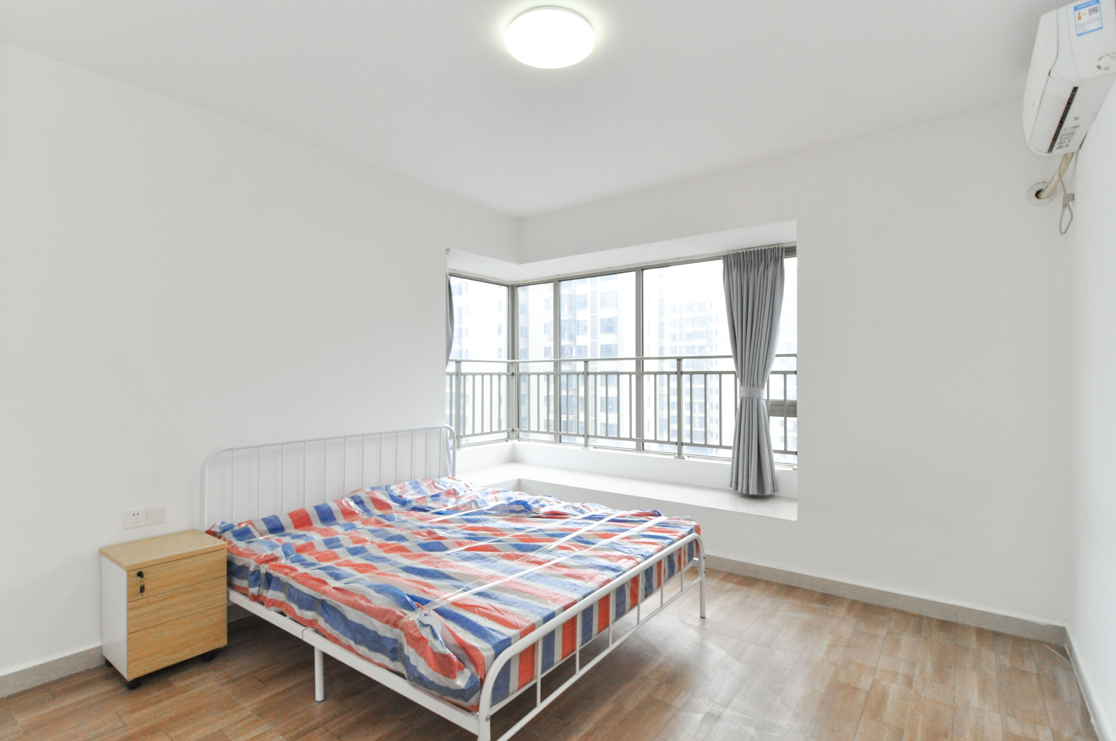 梅溪湖金茂湾 4室2厅2卫 196.0万 梅溪湖金茂湾 4室2厅2卫 196.0万其他