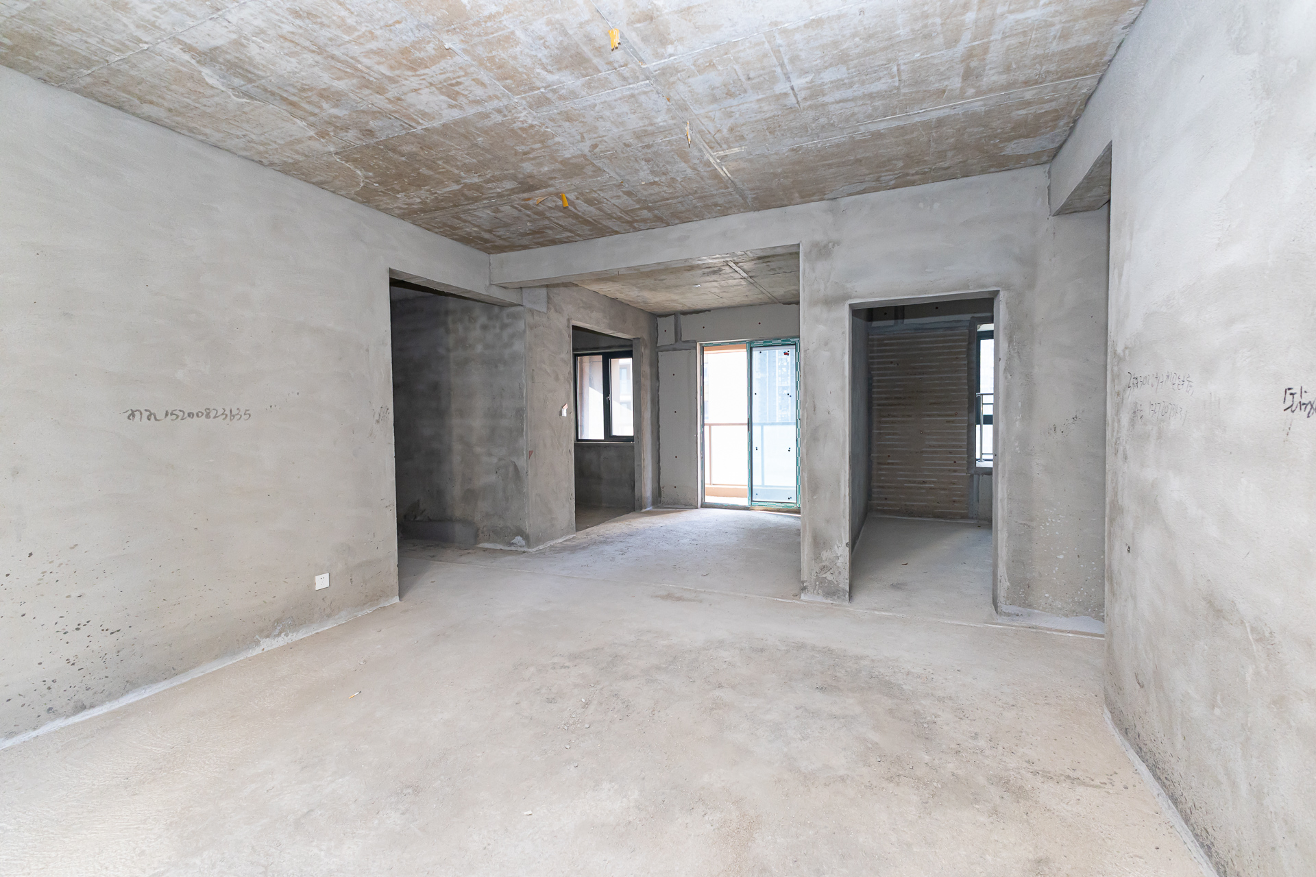 滨江学府  4室2厅2卫    179.0万 滨江学府  4室2厅2卫    179.0万客厅