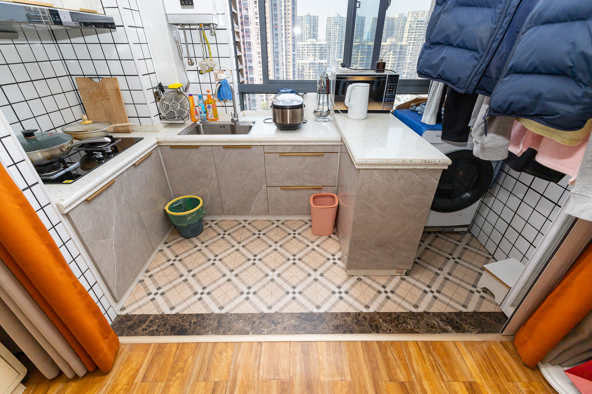 明发国际城  1室1厅1卫    28.0万 明发国际城  1室1厅1卫    28.0万厨房