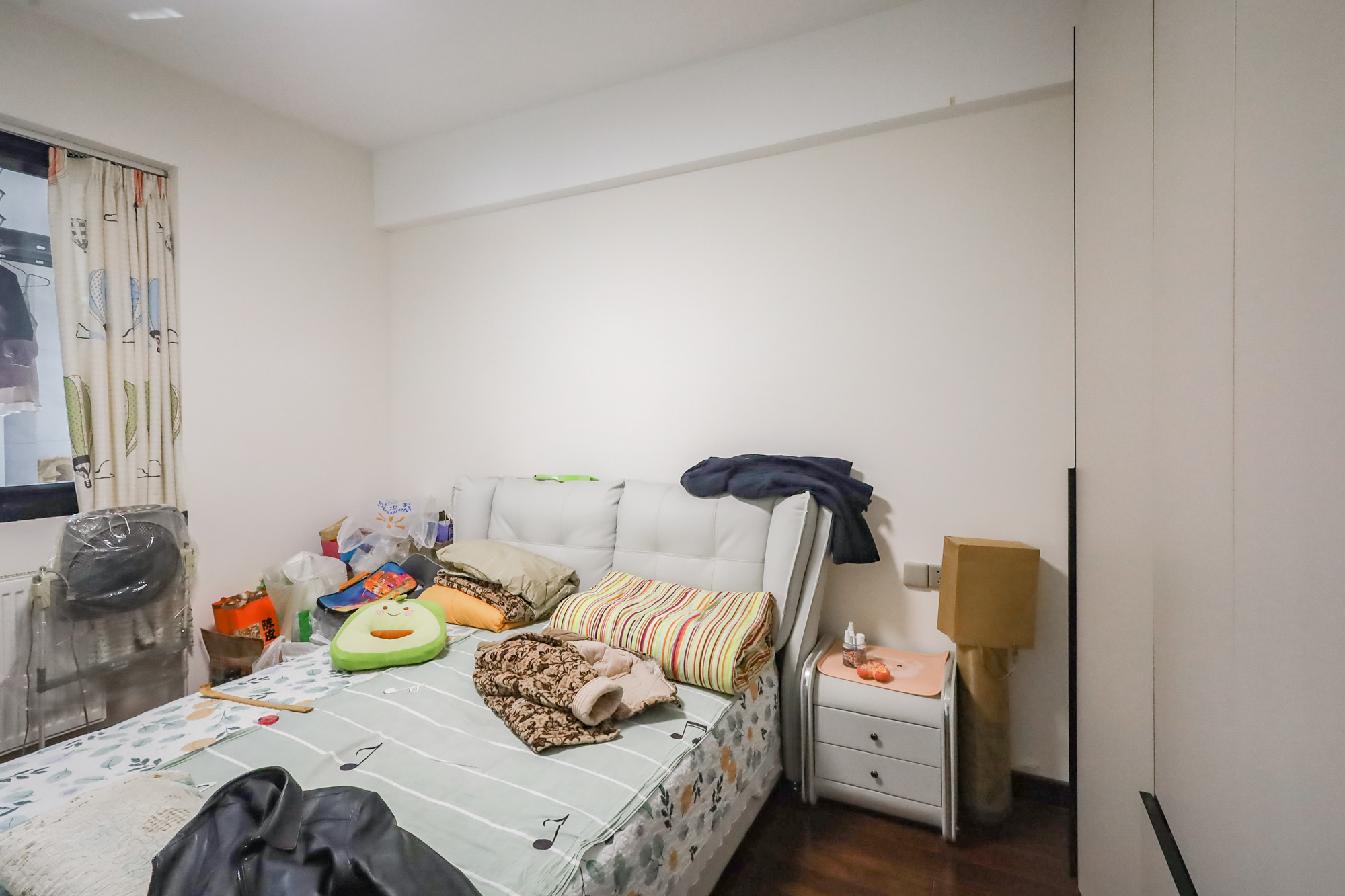 八方小区B区  1室2厅2卫   650.00万卧室