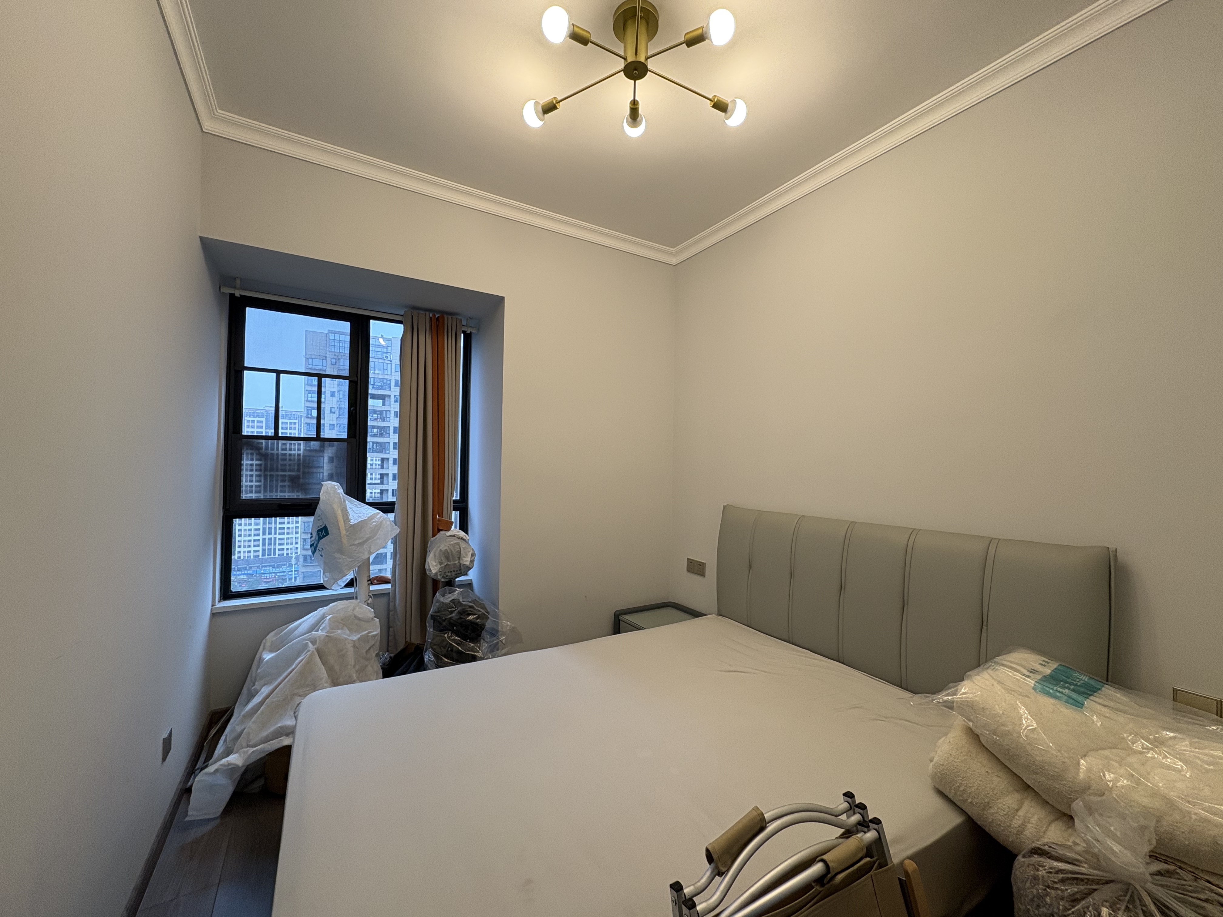 香江豪苑  4室2厅2卫    120.0万 香江豪苑  4室2厅2卫    120.0万室内图