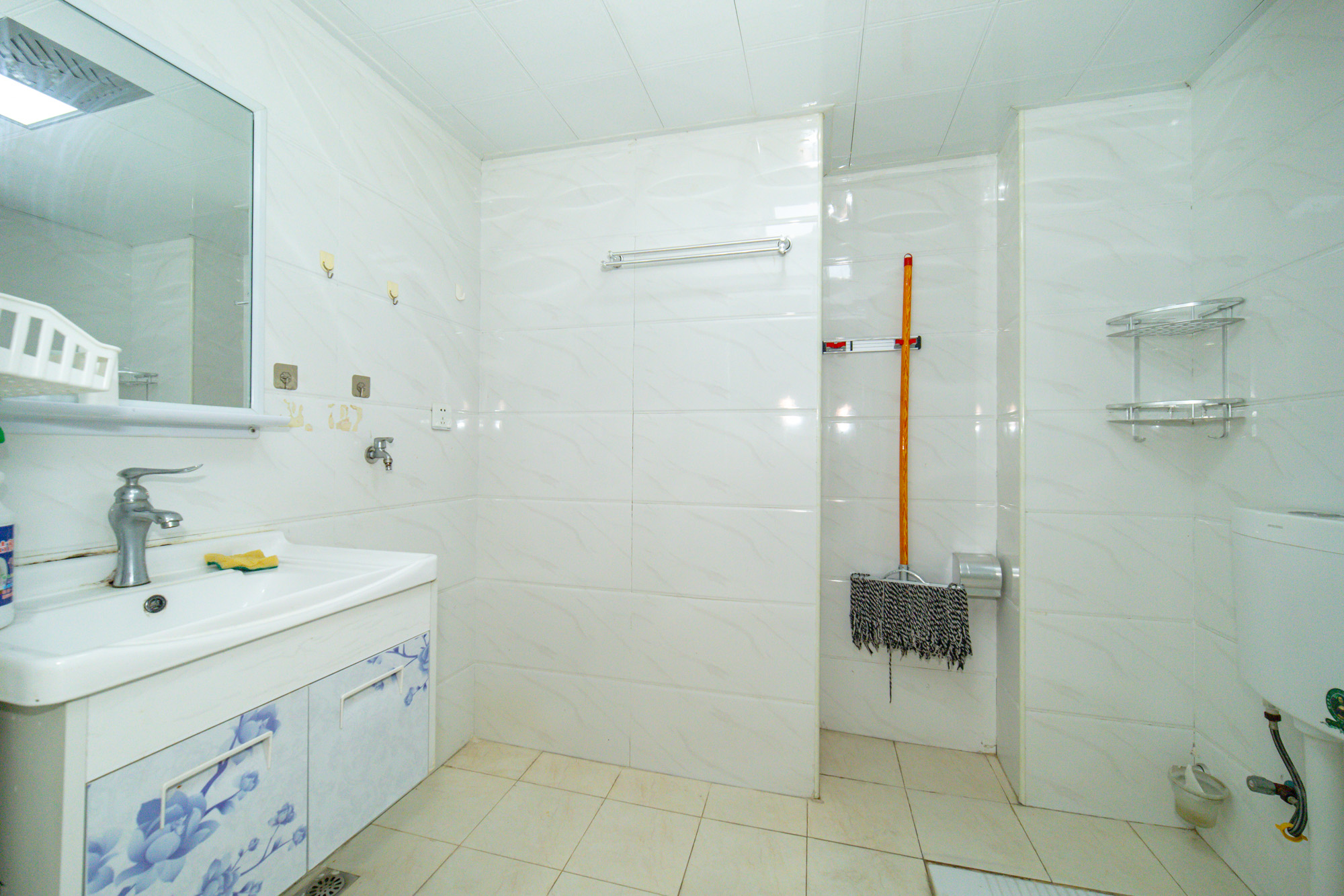 金科时代中心  1室1厅1卫    33.0万 金科时代中心  1室1厅1卫    33.0万卫生间