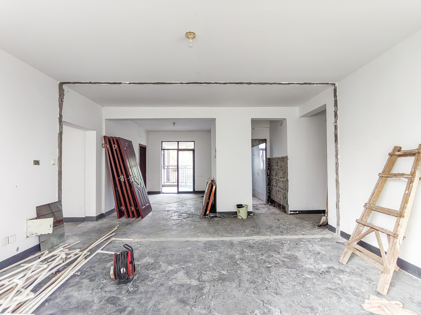 星电恬园  4室2厅2卫    102.8万客厅