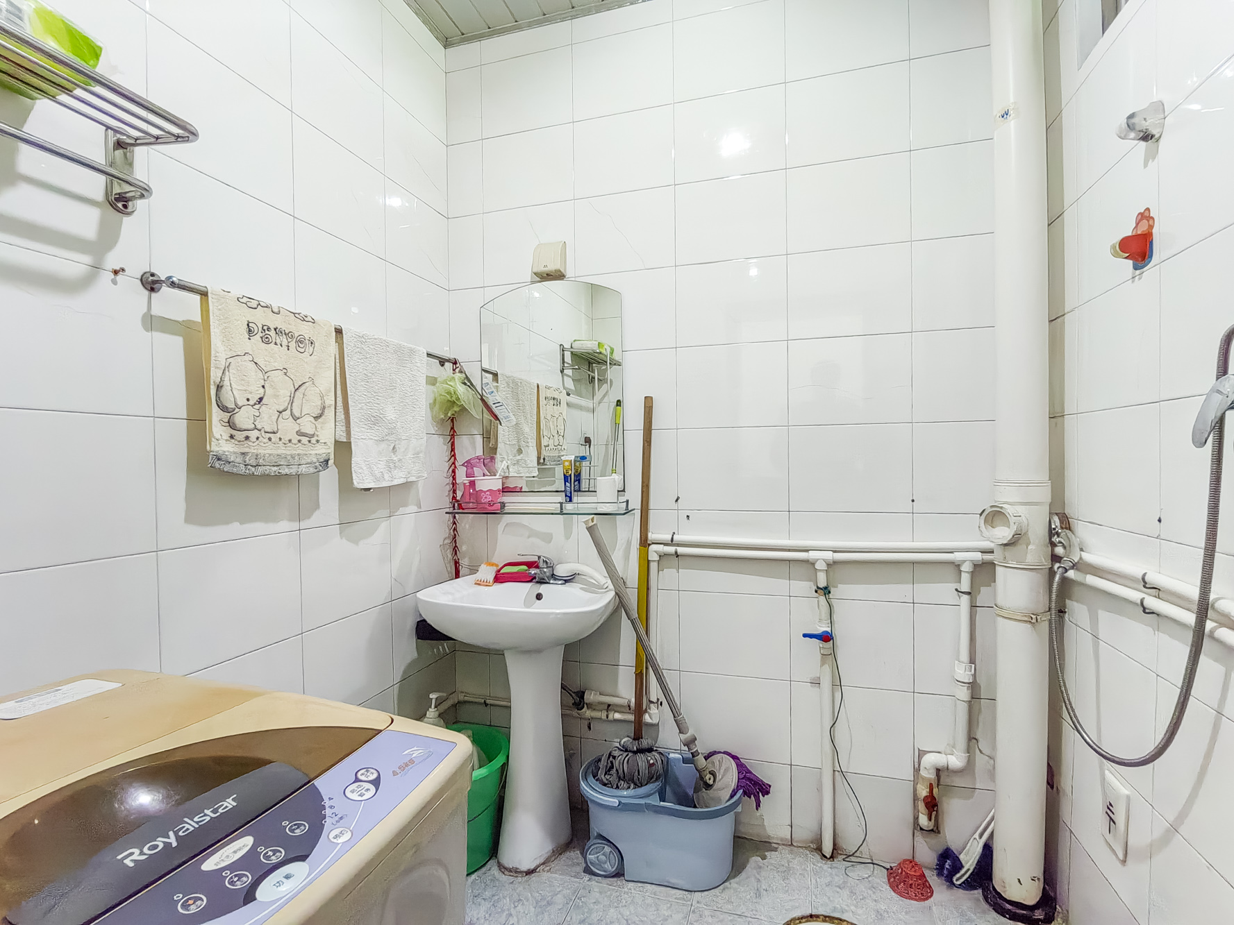 中南汽车世界  2室2厅1卫    31.78万 中南汽车世界  2室2厅1卫    31.78万卫生间