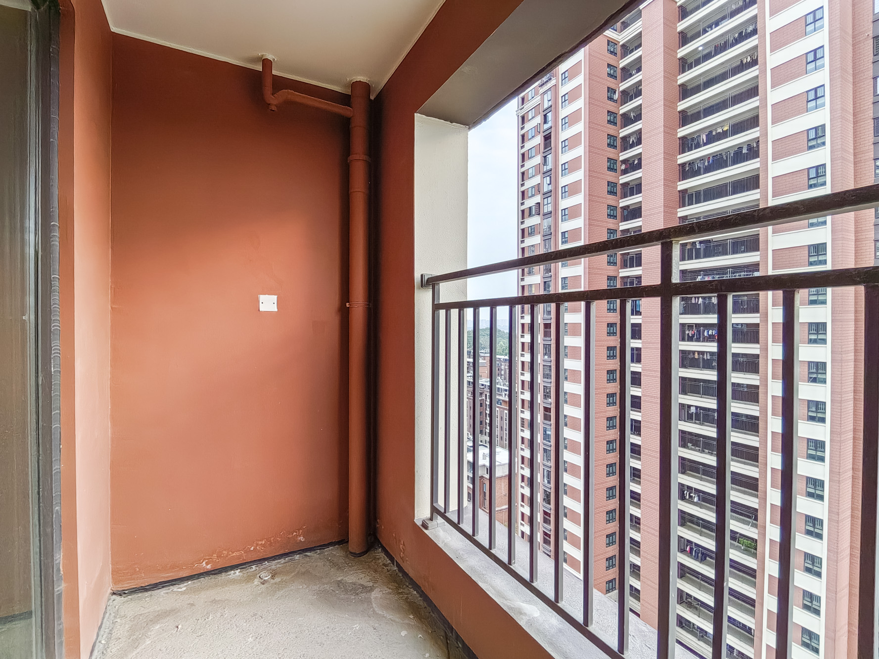 金地艺境 3室2厅2卫 43.8万 金地艺境 3室2厅2卫 43.8万阳台