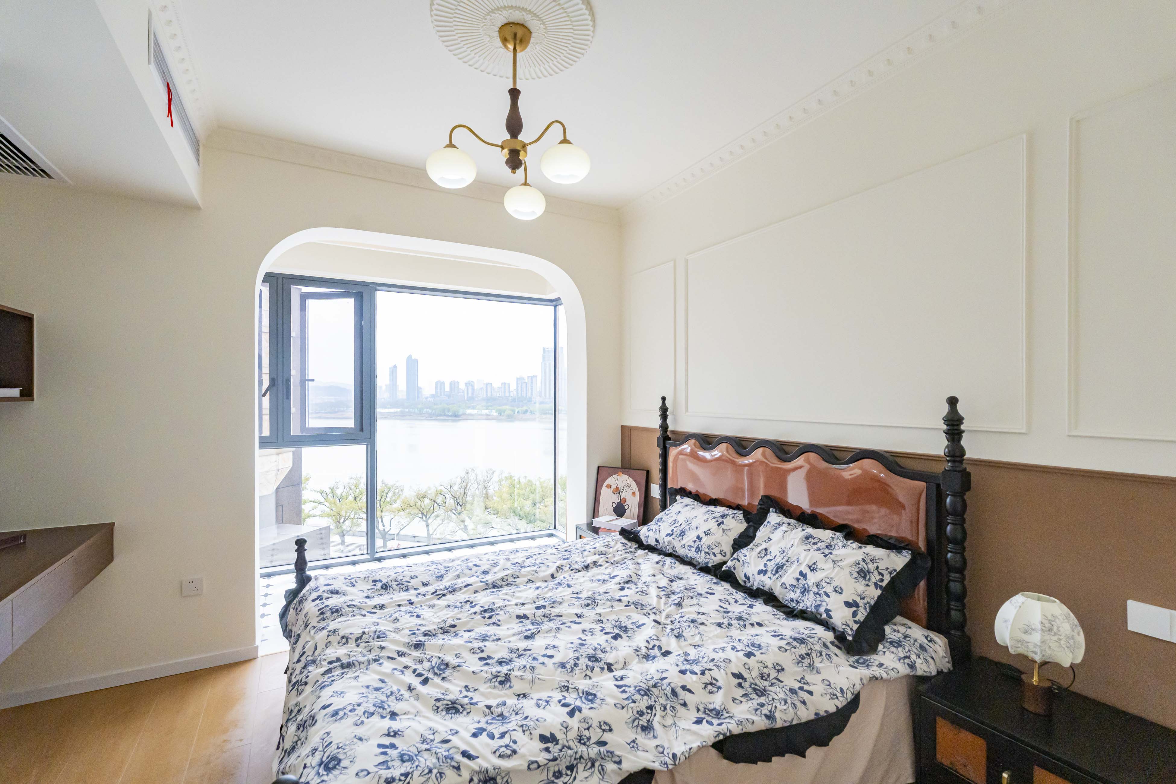 金色屋顶  3室2厅2卫    160.0万 金色屋顶  3室2厅2卫    160.0万卧室