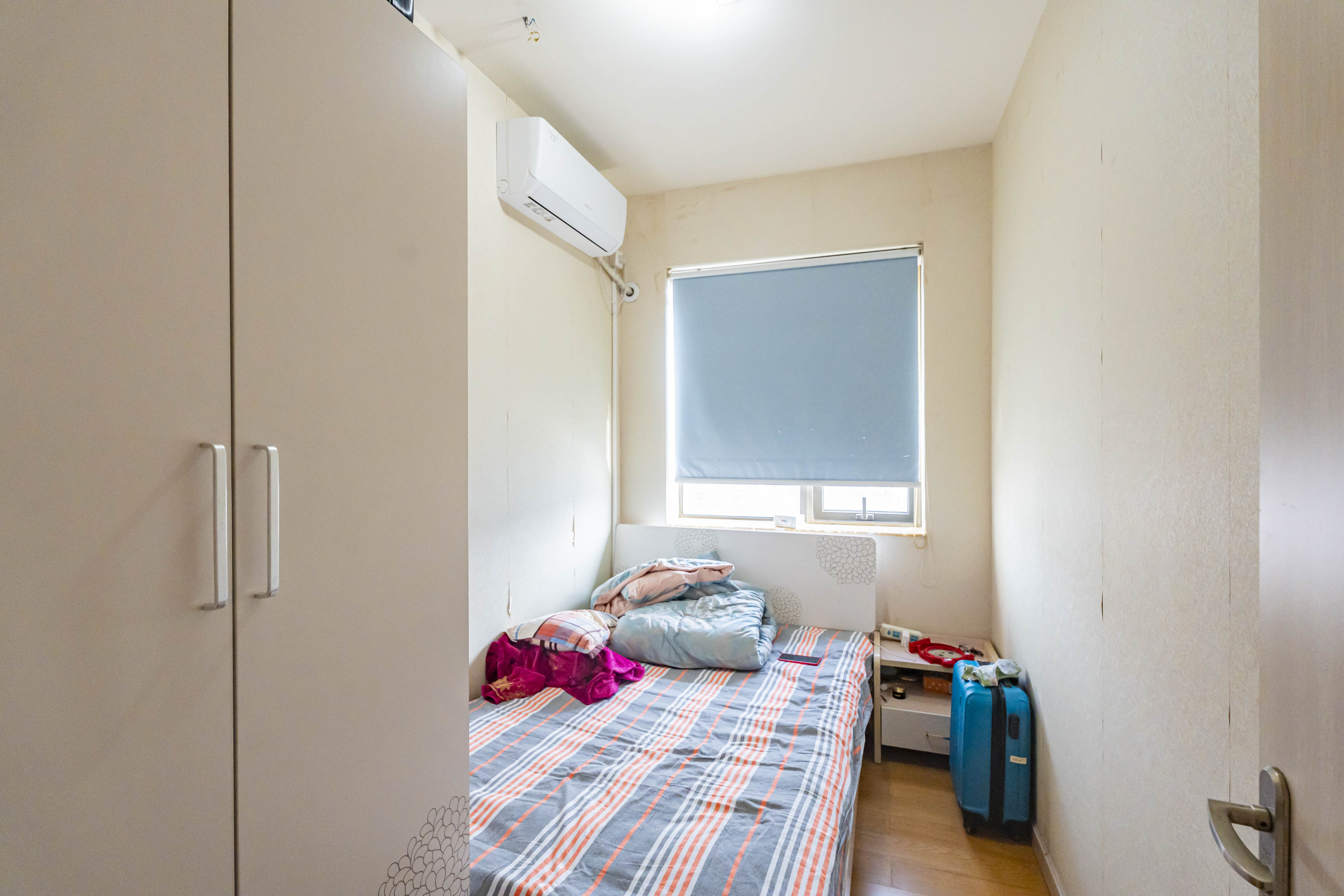 盛世美居荷园  3室2厅2卫   120.00万卧室