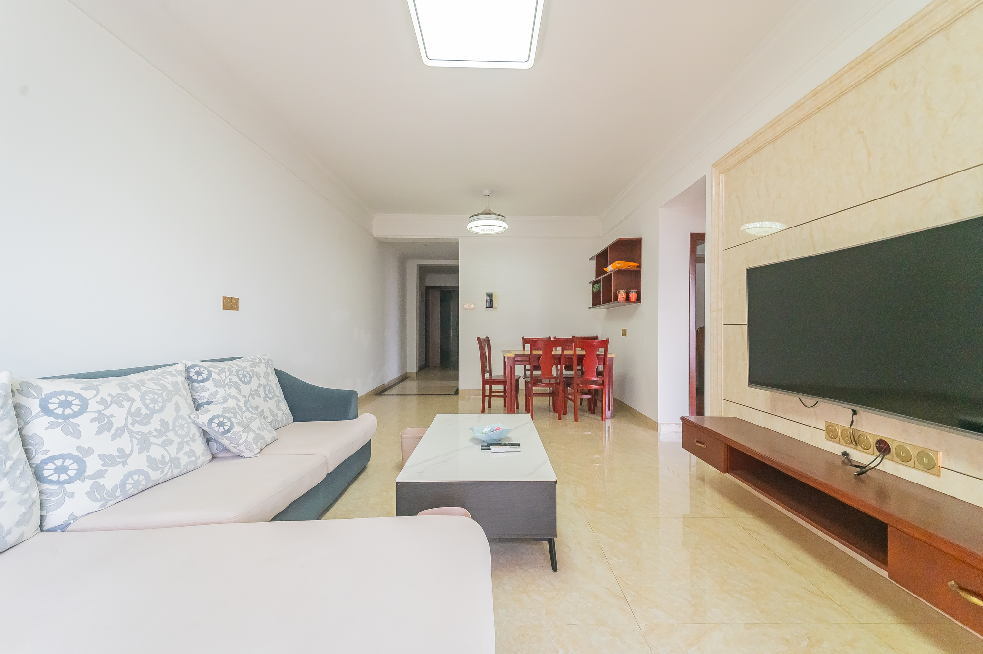 恒基凯旋门一二期 3室2厅1卫 71.8万 恒基凯旋门一二期 3室2厅1卫 71.8万客厅