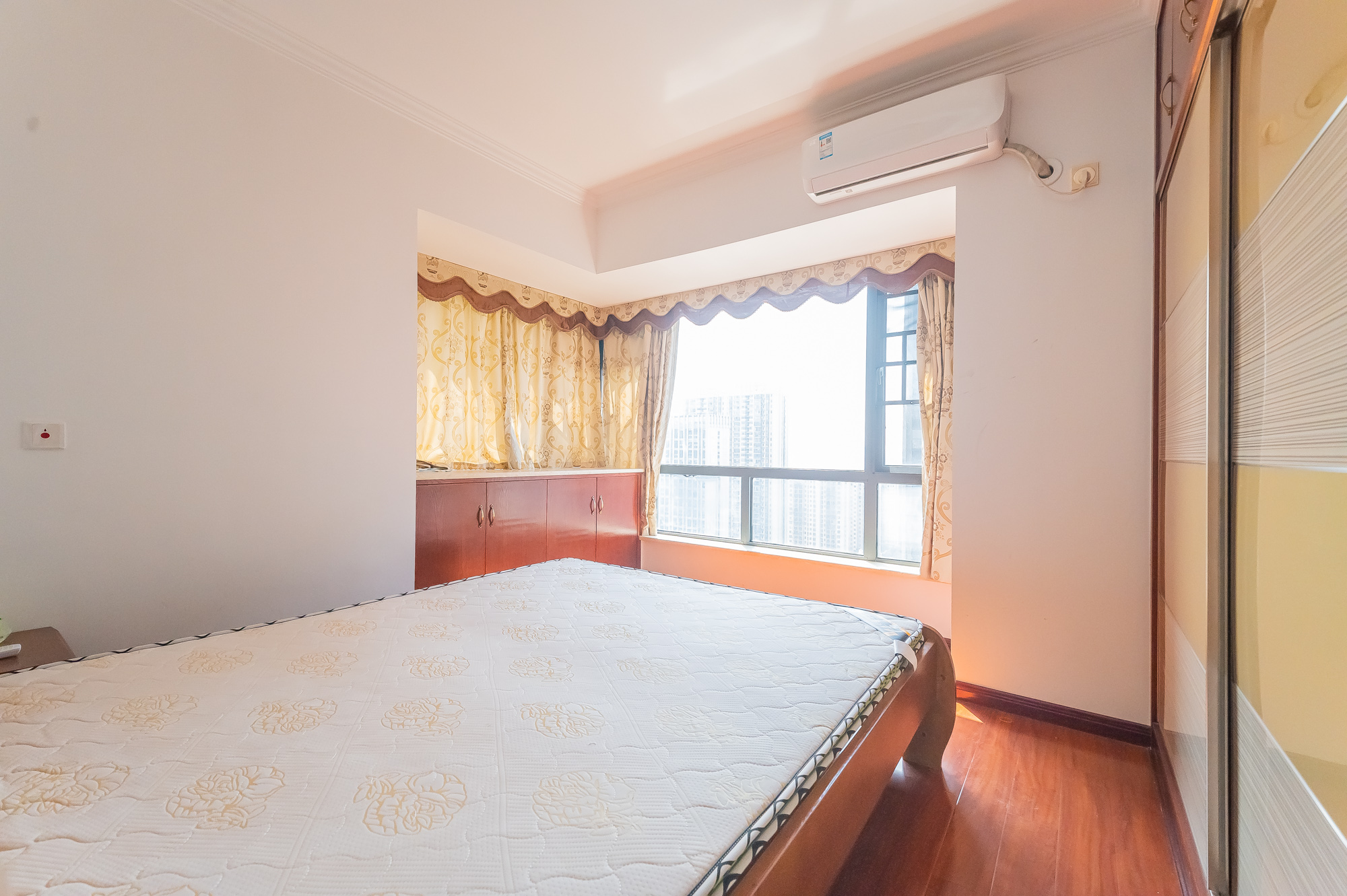 恒基凯旋门一二期 3室2厅1卫 71.8万 恒基凯旋门一二期 3室2厅1卫 71.8万卧室