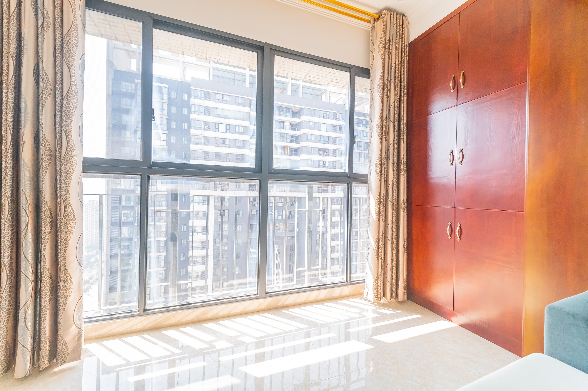 恒基凯旋门一二期 3室2厅1卫 71.8万 恒基凯旋门一二期 3室2厅1卫 71.8万阳台