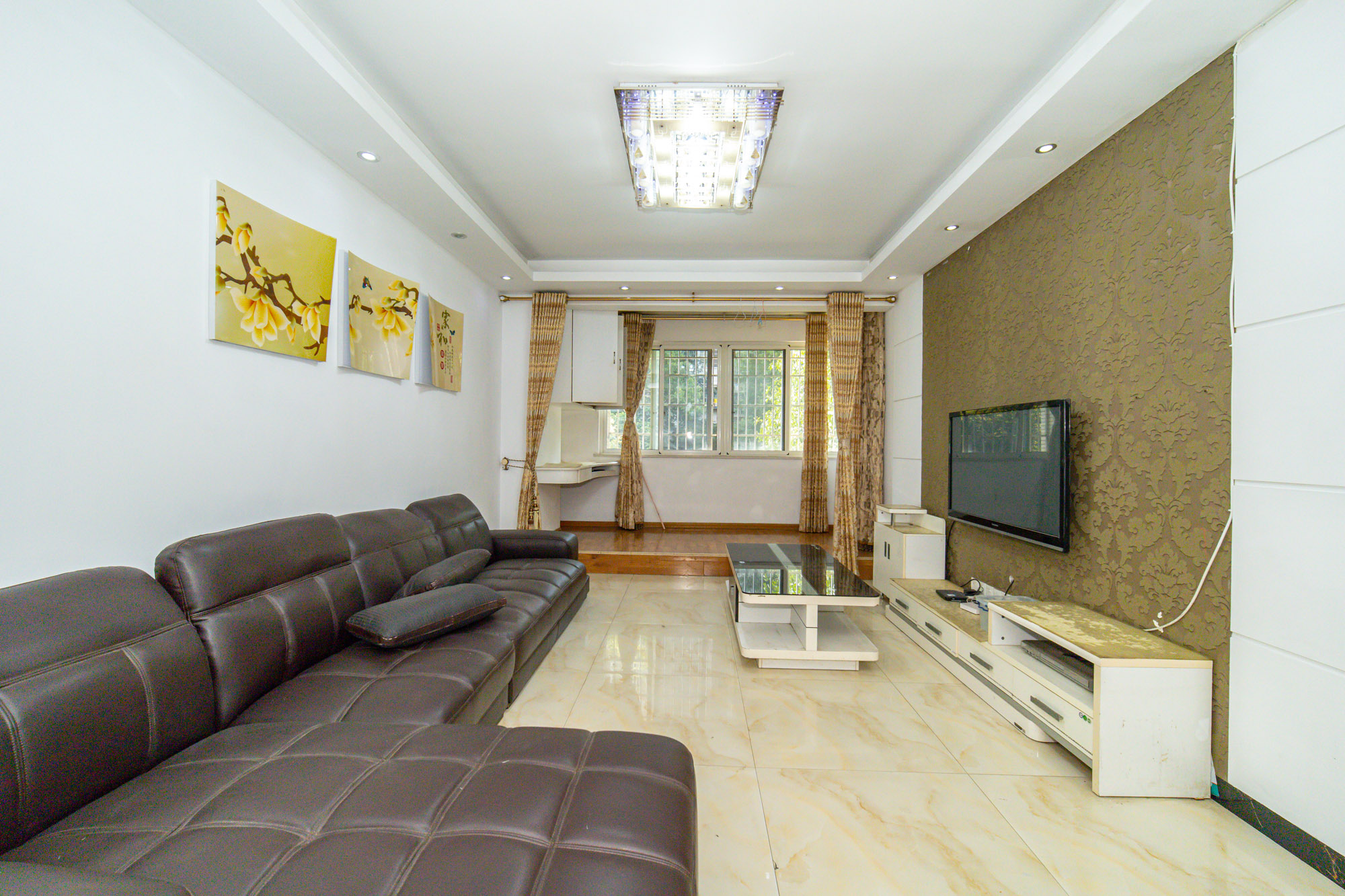 楚天中苑 2室2厅1卫 47.8万 楚天中苑 2室2厅1卫 47.8万客厅