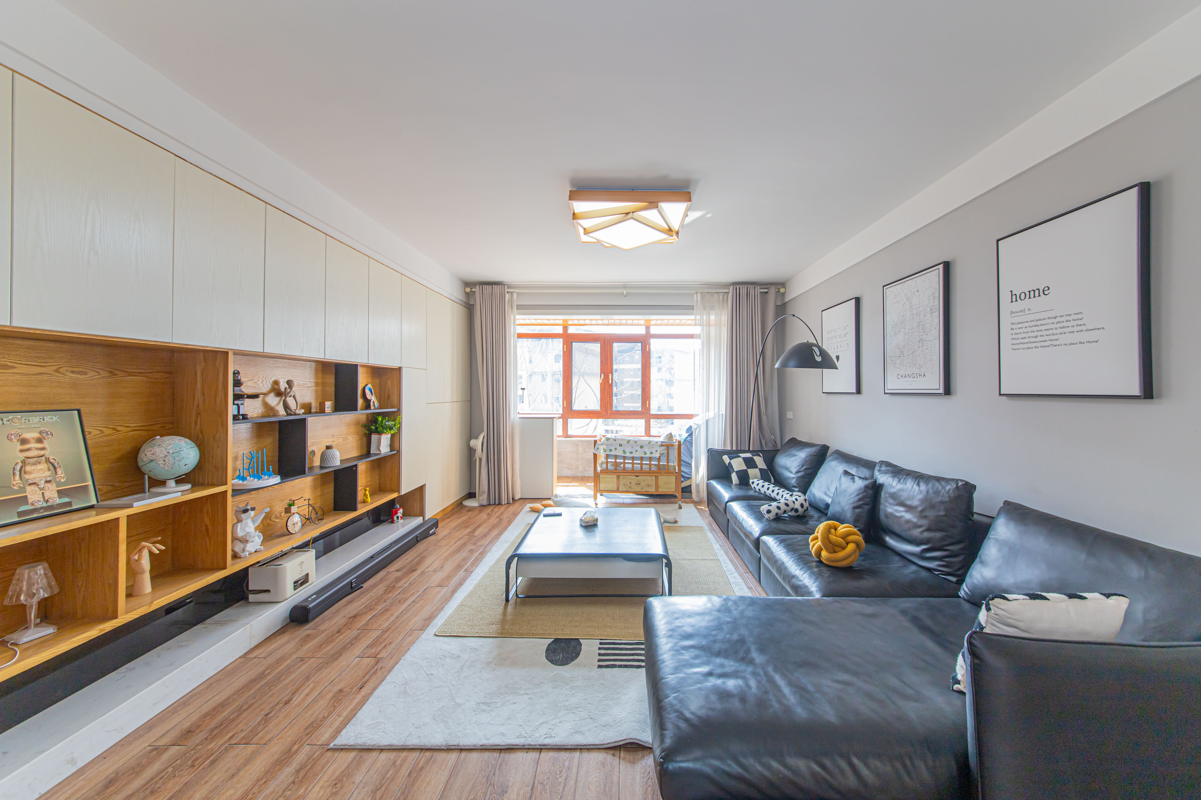 大唐印象一期云海湾 4室2厅2卫 170.0万 大唐印象一期云海湾 4室2厅2卫 170.0万客厅