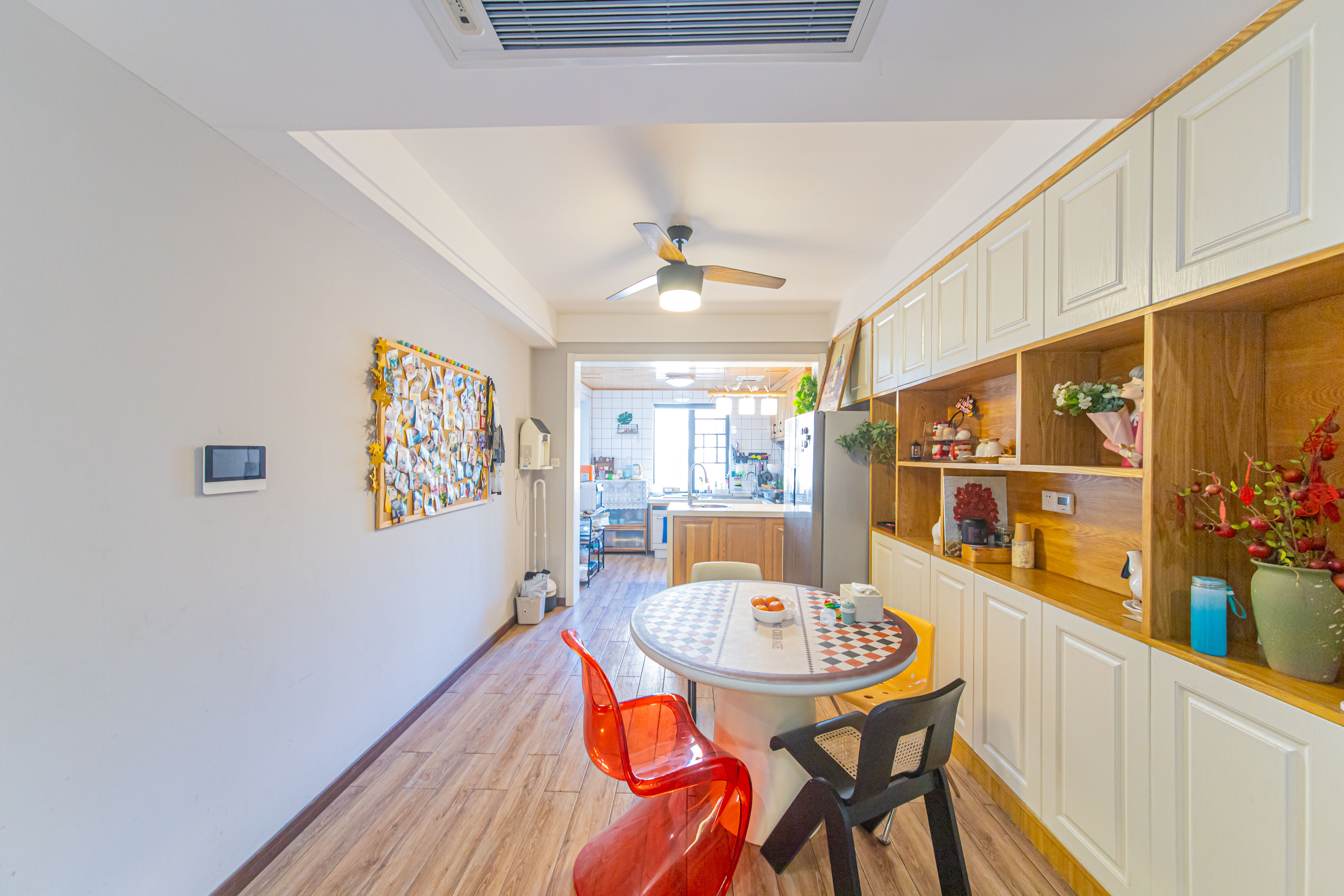 大唐印象一期云海湾 4室2厅2卫 170.0万 大唐印象一期云海湾 4室2厅2卫 170.0万客厅