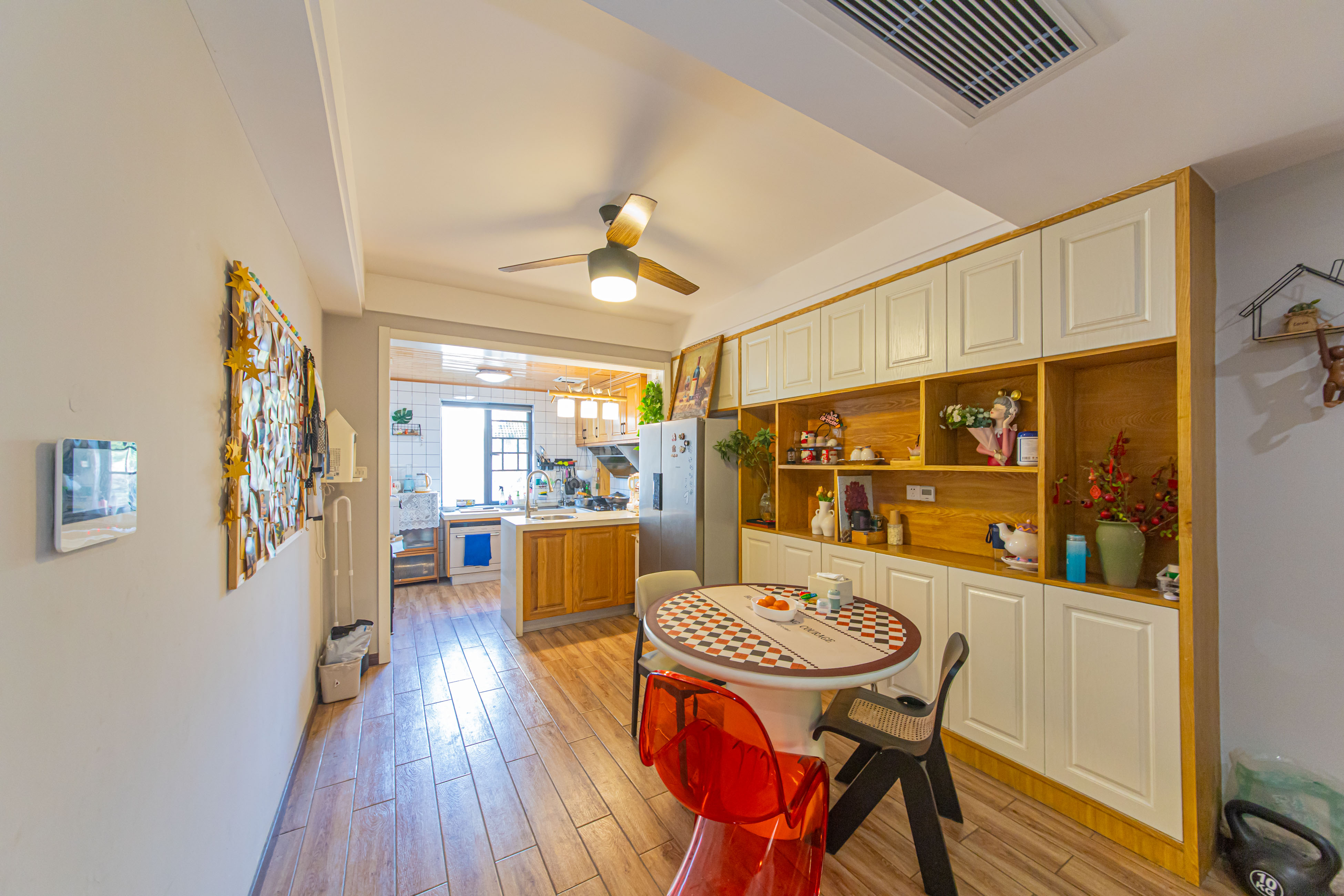 大唐印象一期云海湾 4室2厅2卫 170.0万 大唐印象一期云海湾 4室2厅2卫 170.0万客厅