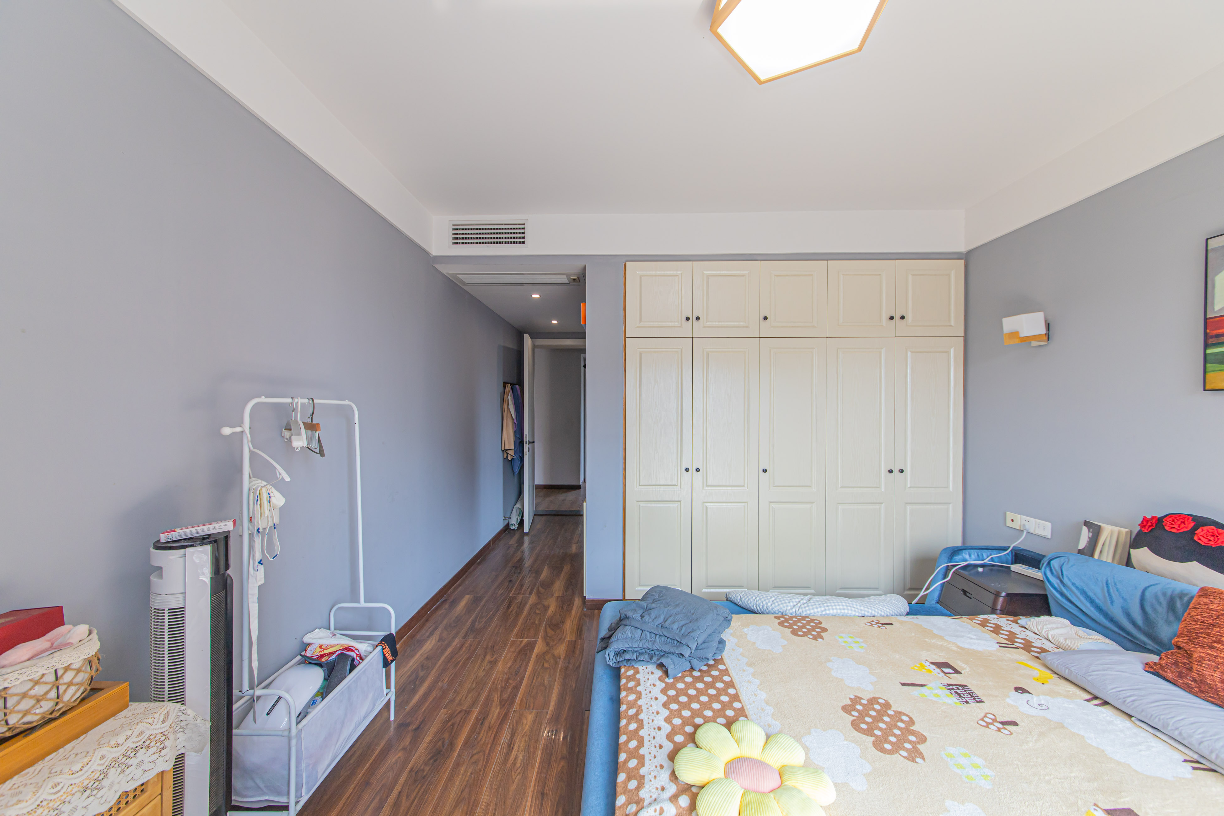 大唐印象一期云海湾 4室2厅2卫 170.0万 大唐印象一期云海湾 4室2厅2卫 170.0万卧室