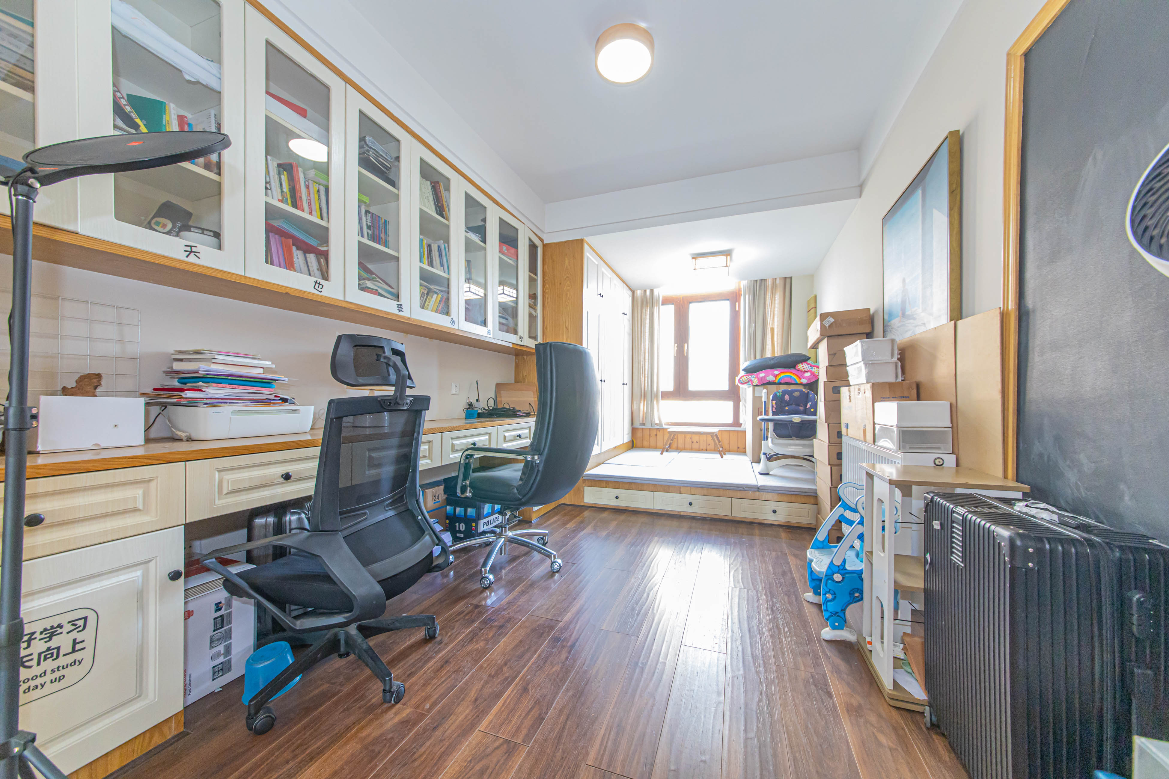 大唐印象一期云海湾 4室2厅2卫 170.0万 大唐印象一期云海湾 4室2厅2卫 170.0万卧室