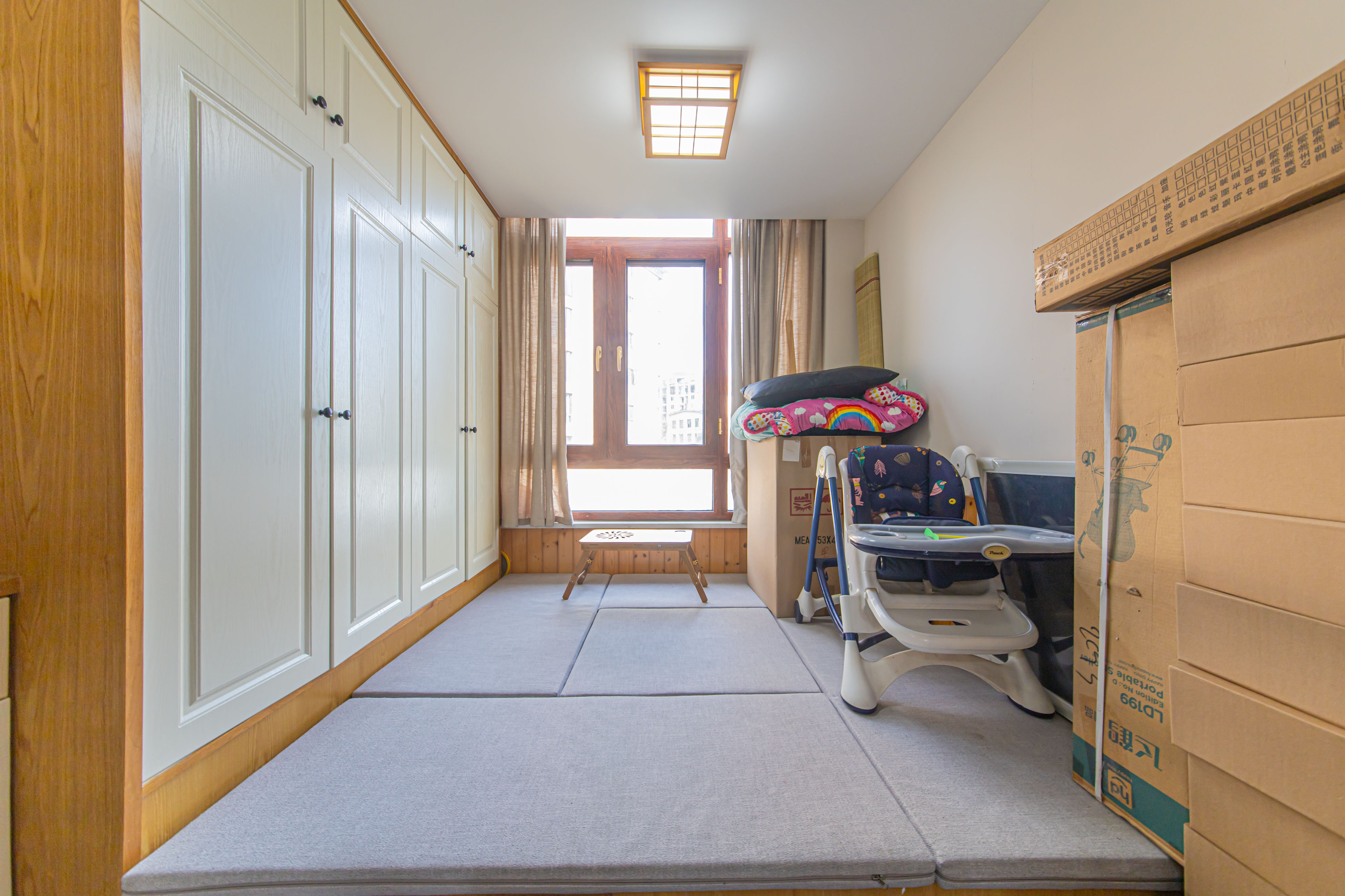 大唐印象一期云海湾 4室2厅2卫 170.0万 大唐印象一期云海湾 4室2厅2卫 170.0万卧室