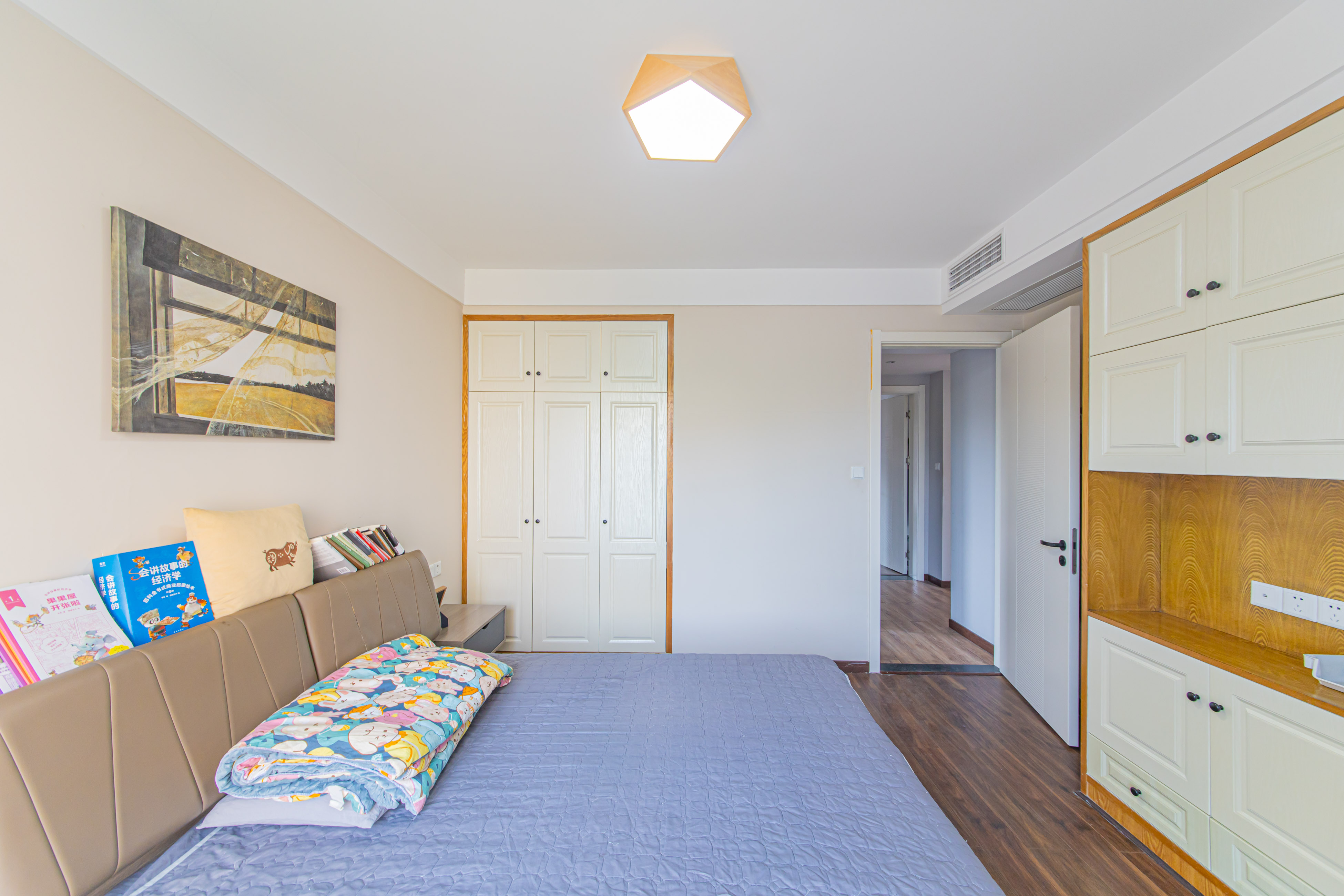 大唐印象一期云海湾 4室2厅2卫 170.0万 大唐印象一期云海湾 4室2厅2卫 170.0万卧室