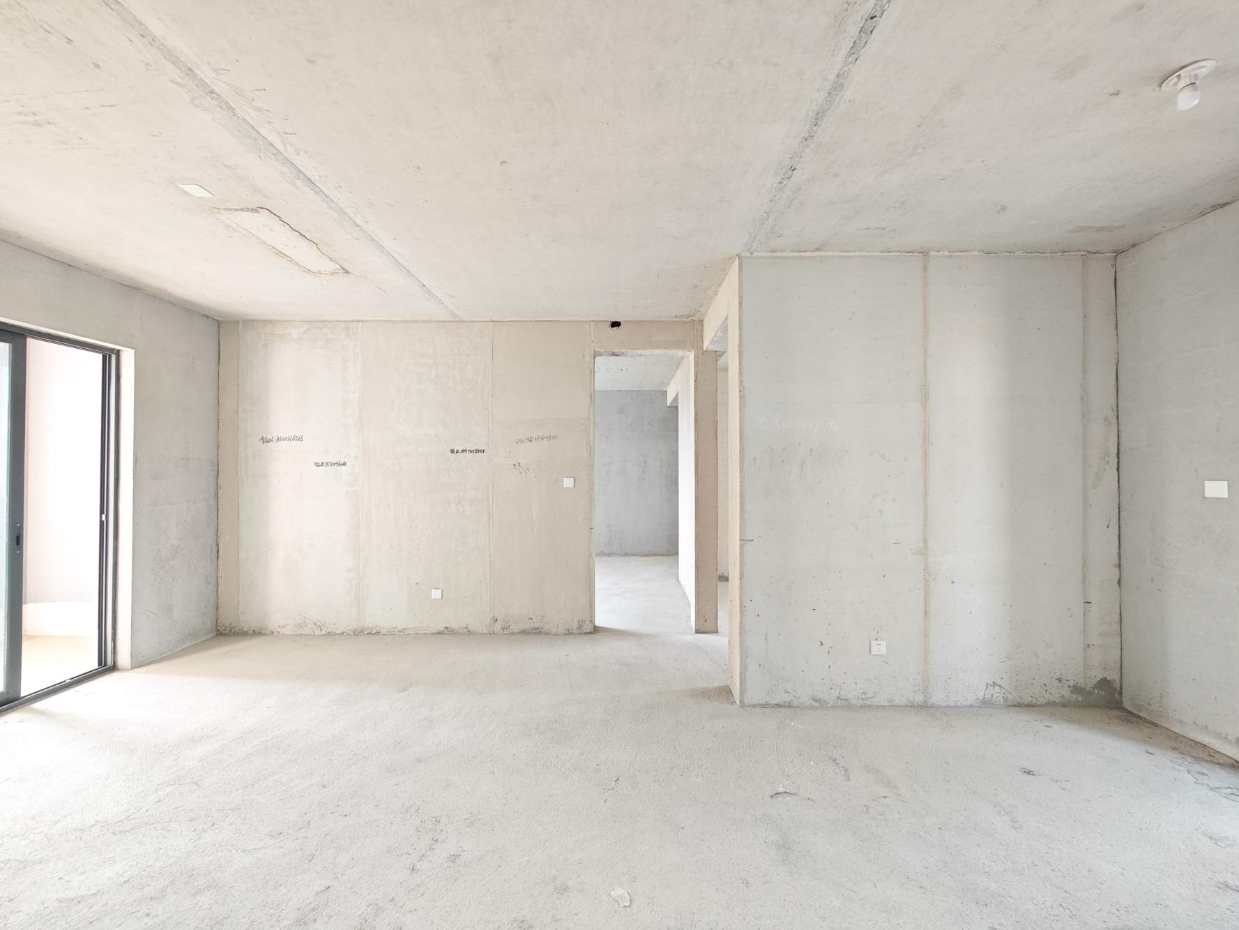 新城明昱东方 3室2厅1卫 79.8万 新城明昱东方 3室2厅1卫 79.8万客厅