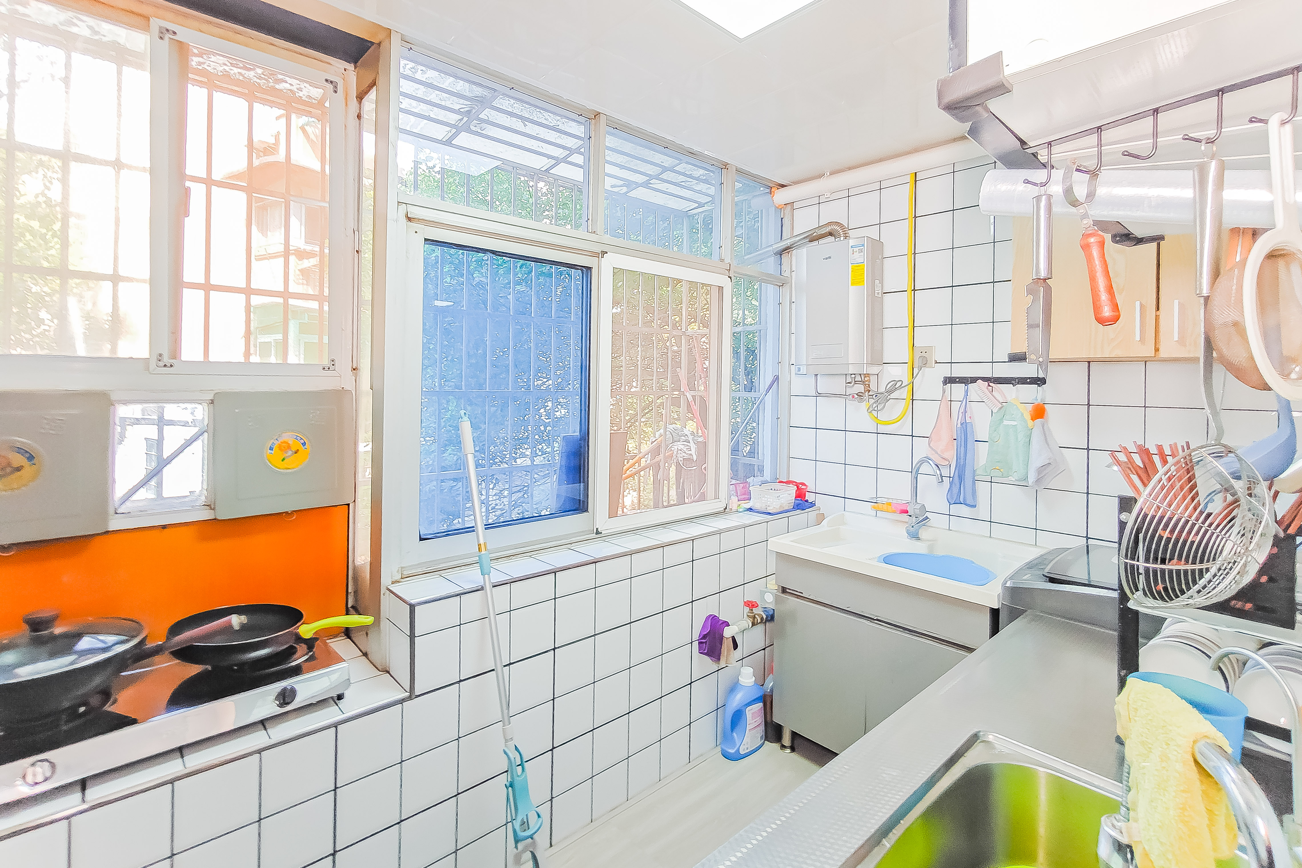 东塘电力院  3室2厅1卫    105.0万 东塘电力院  3室2厅1卫    105.0万厨房